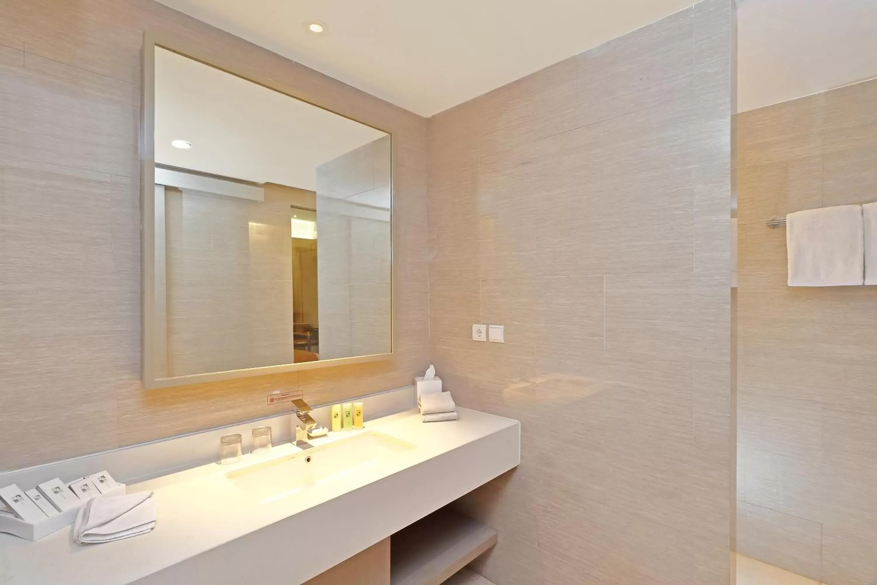 Shower, Bathroom in Swiss-Belhotel Cirebon