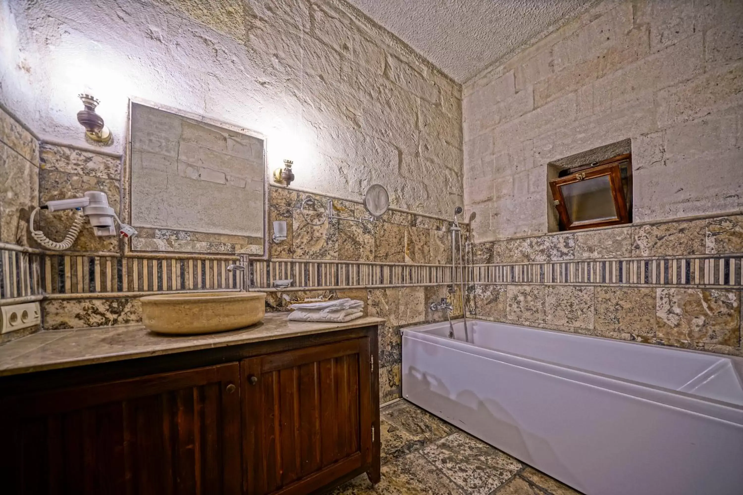 Bathroom in Maccan Cave Hotel