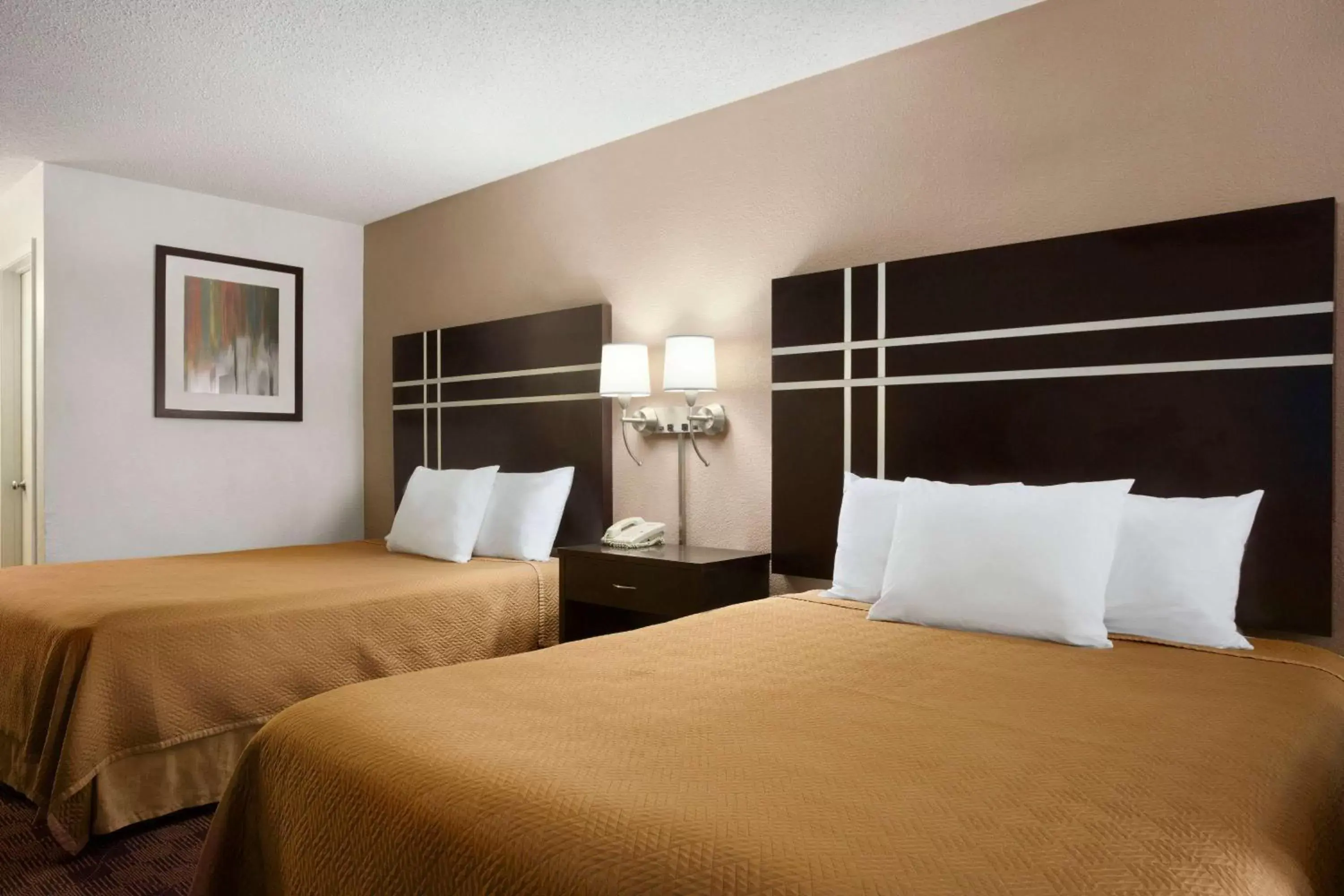 Photo of the whole room, Bed in Travelodge by Wyndham Killeen/Fort Hood