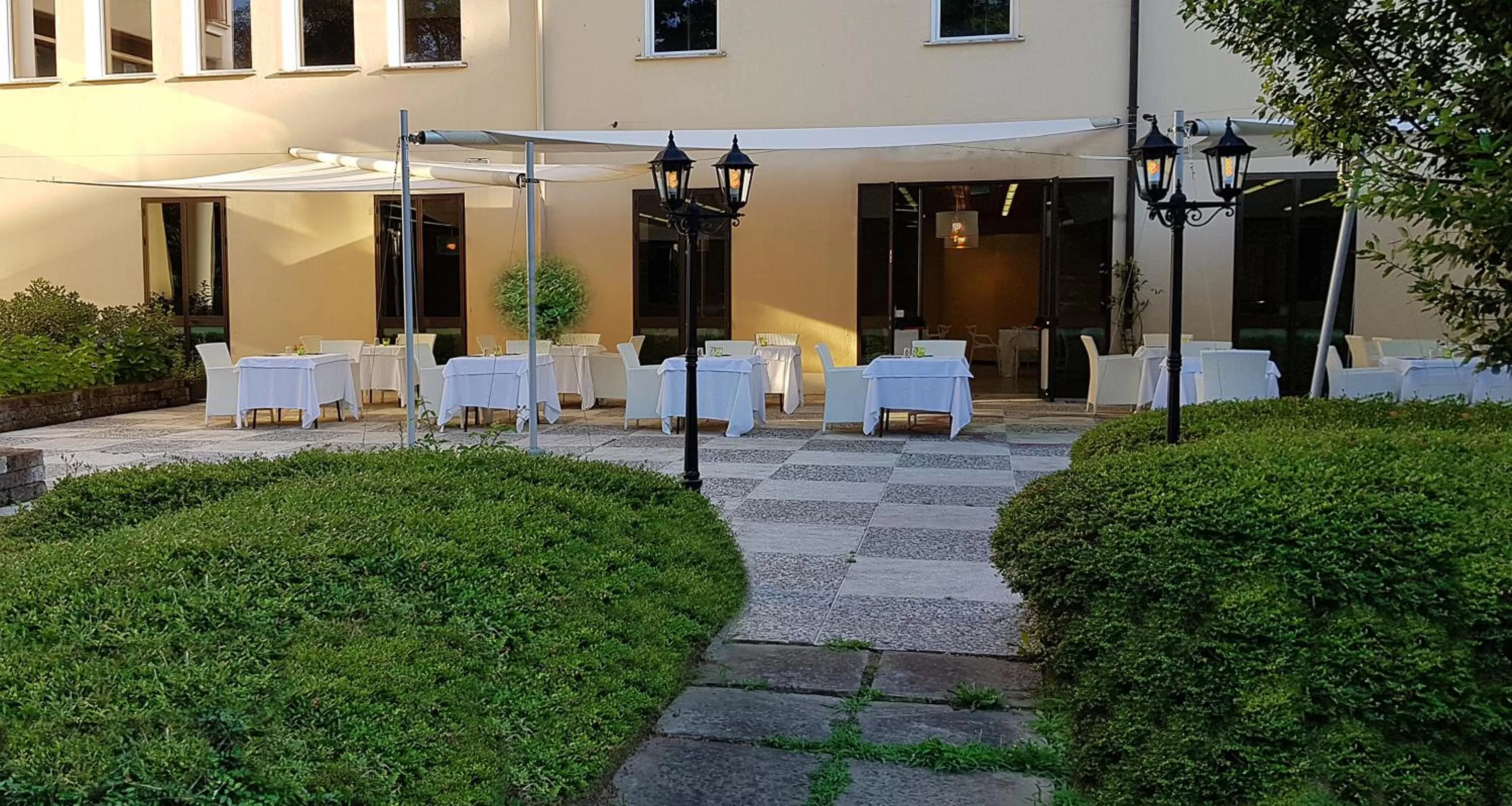 Patio in Hotel Terme di Castel San Pietro