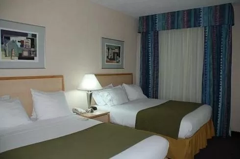 Photo of the whole room, Bed in Holiday Inn Express Hotel & Suites San Antonio - Rivercenter Area by IHG