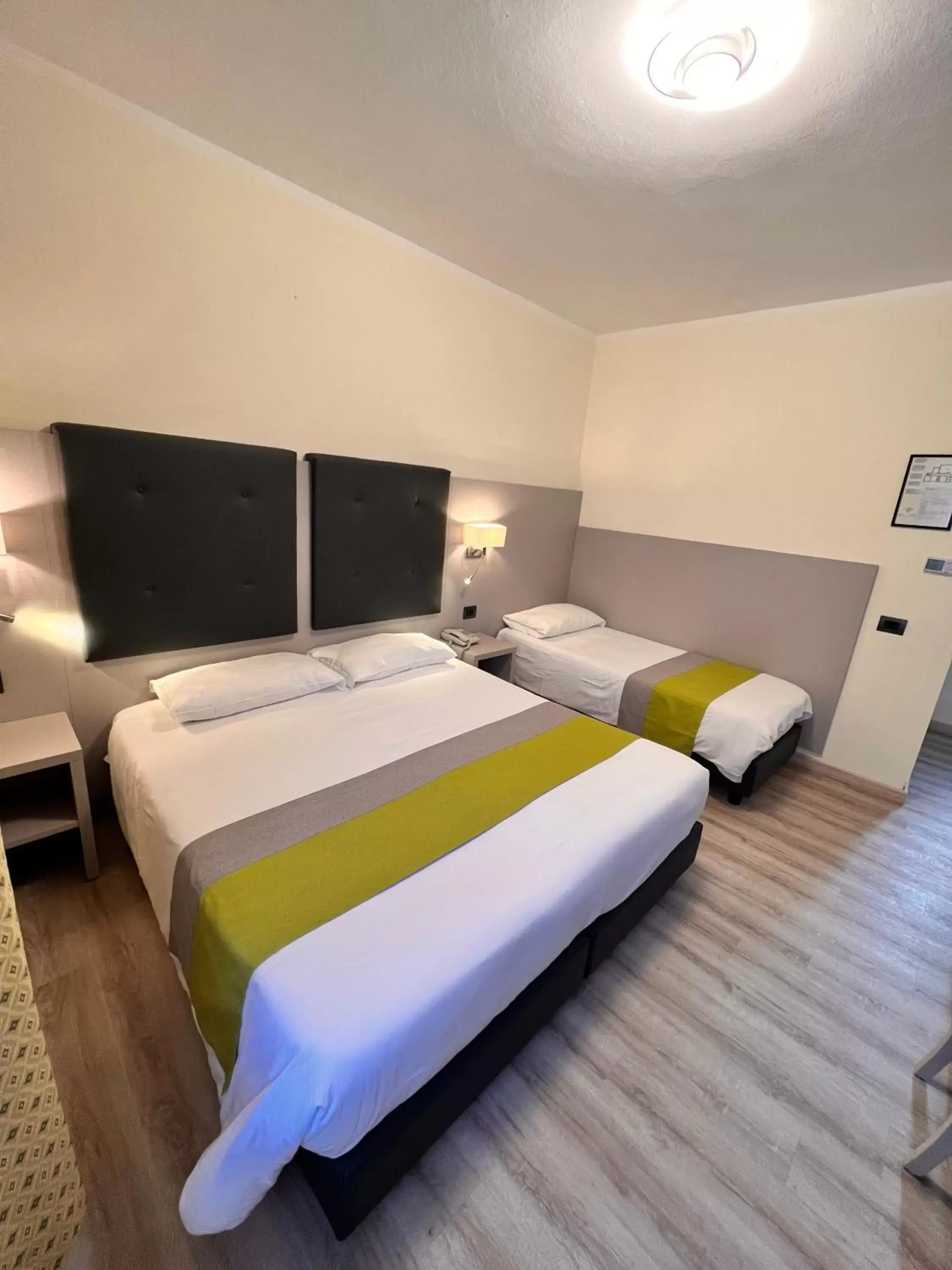 Bedroom, Bed in Hotel Aurora