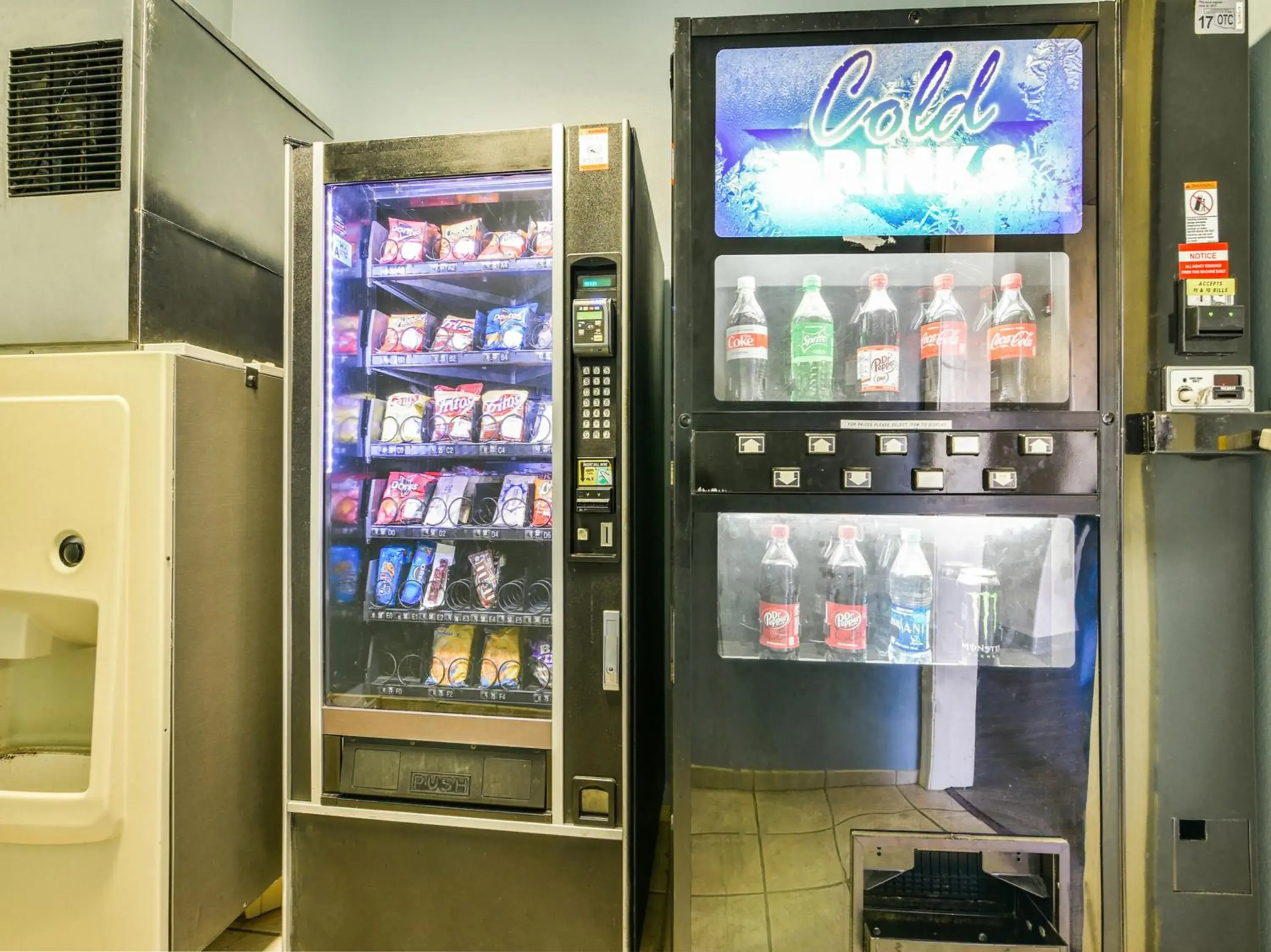 Area and facilities, Supermarket/Shops in OYO Townhouse Oklahoma City Airport