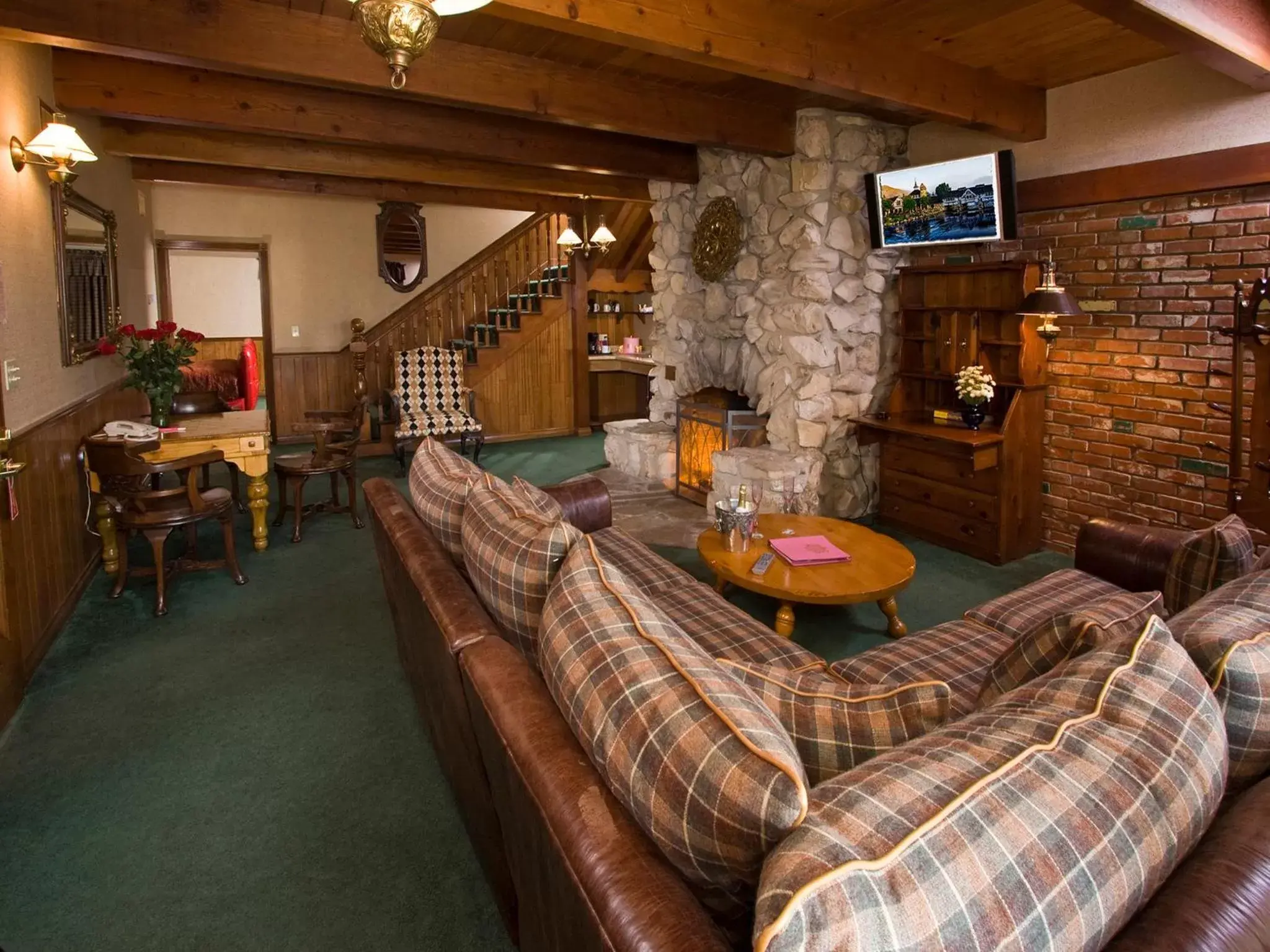 Lobby or reception, Lounge/Bar in Madonna Inn