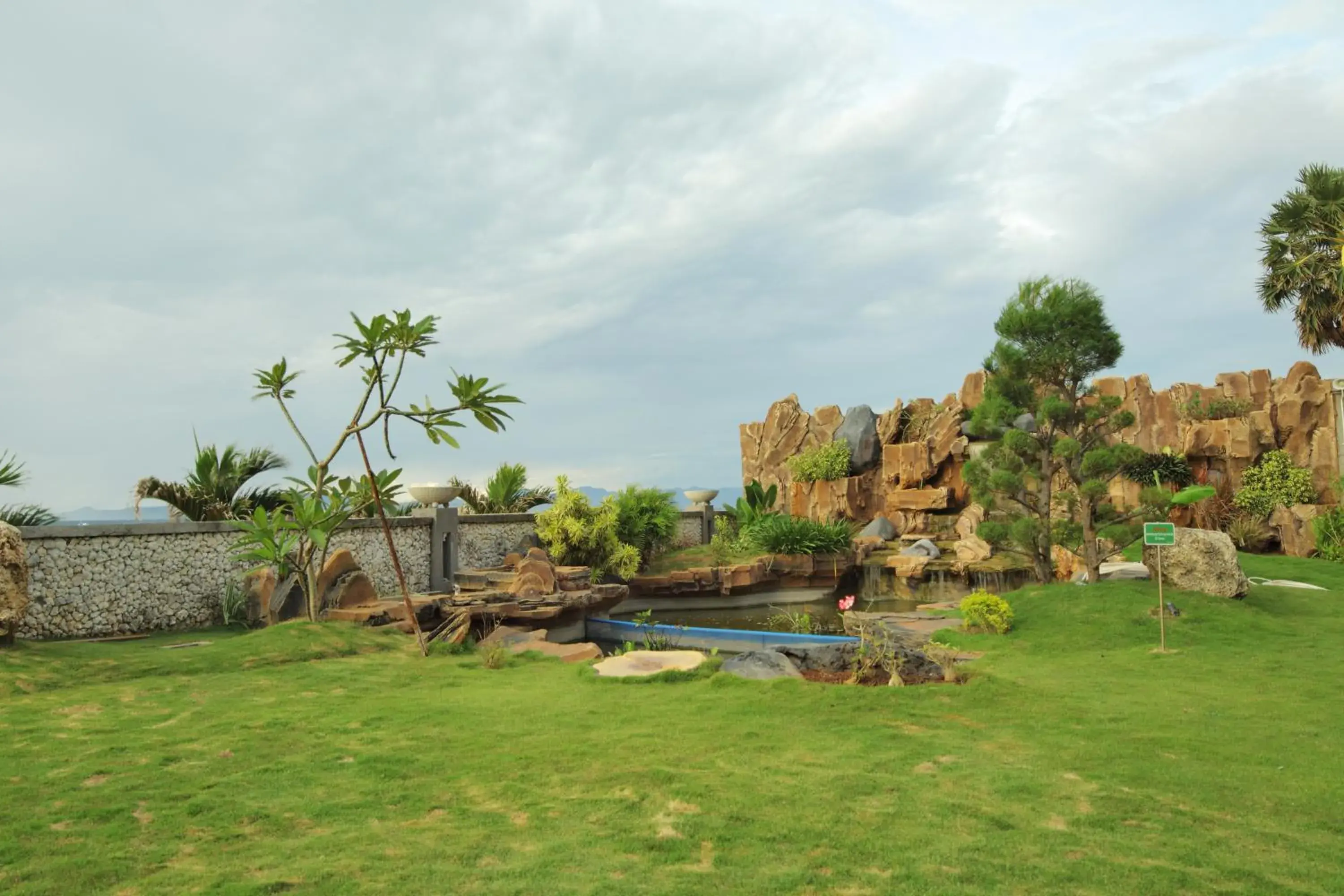 Garden in Hotel On The Rock By Prasanthi