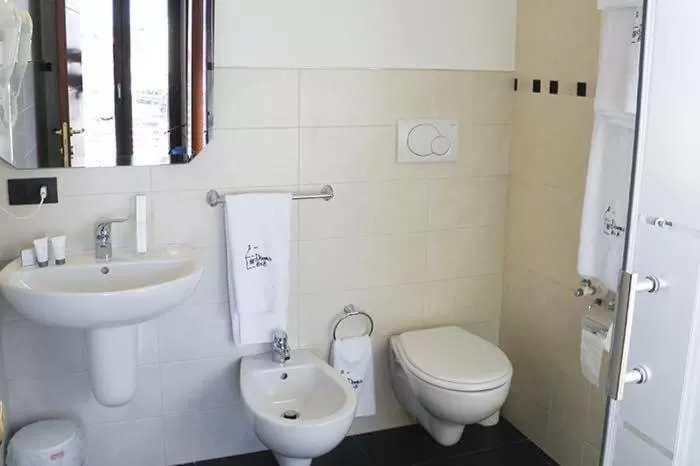 Bathroom in Domus B&B