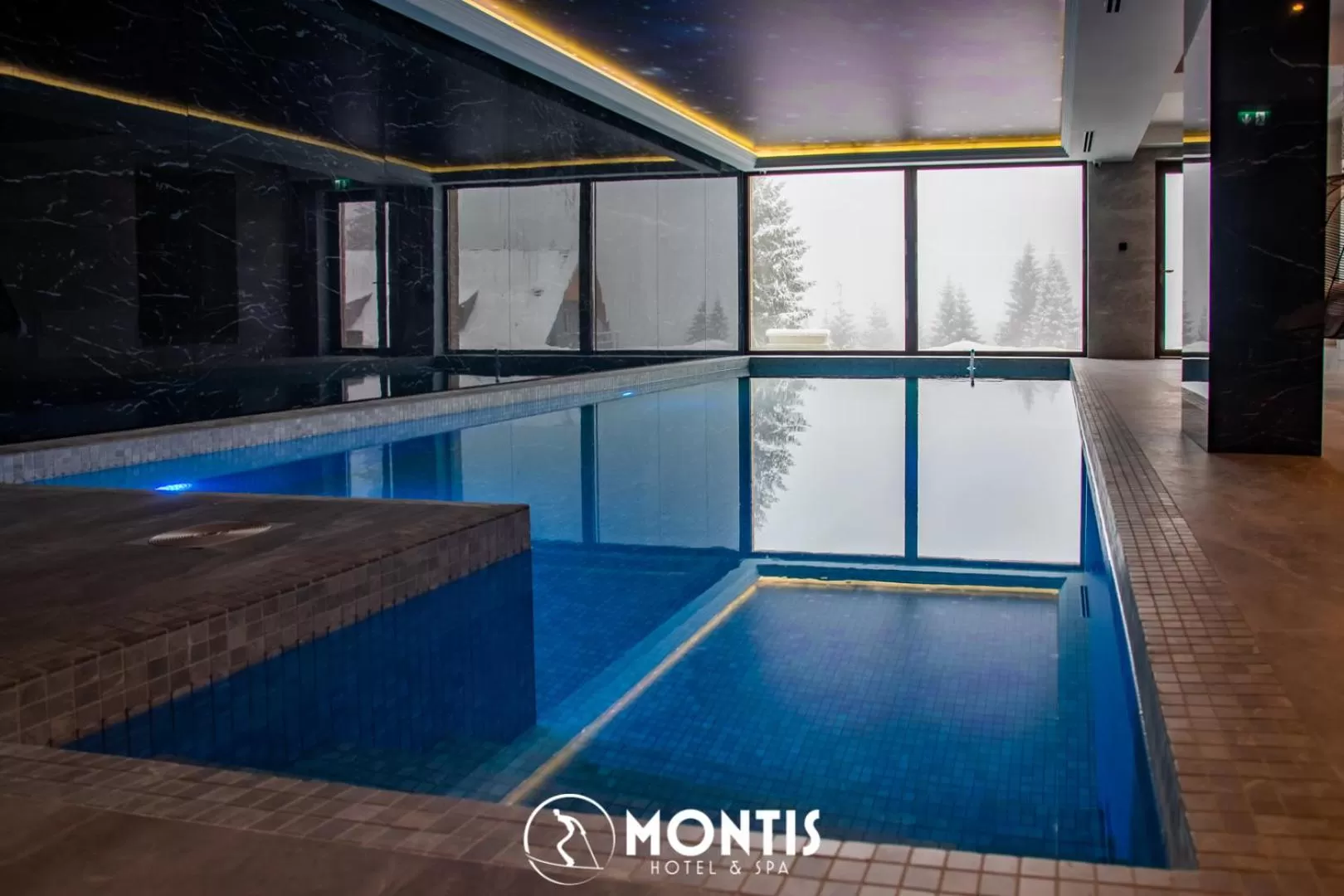 Swimming pool in Montis Hotel & Spa