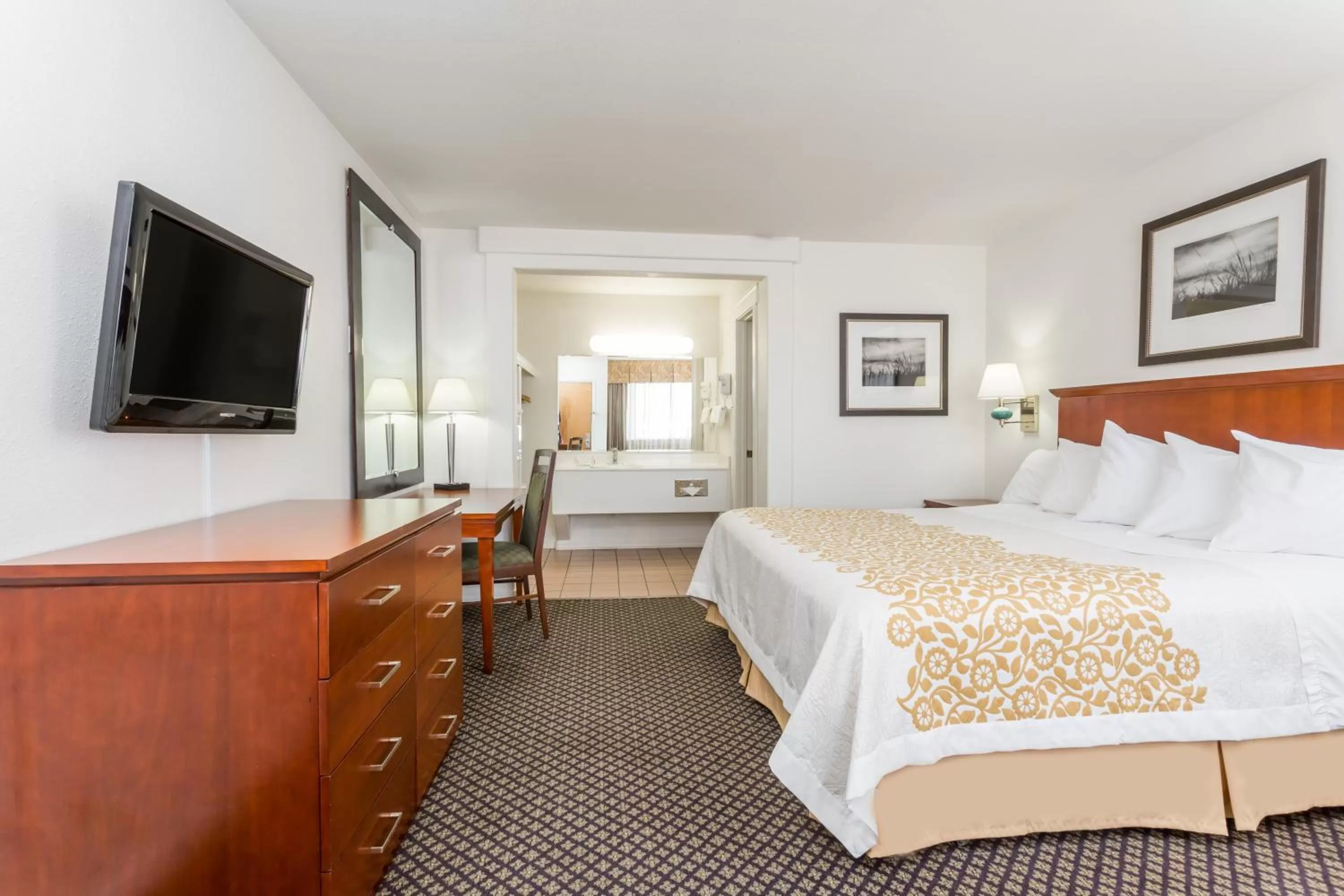 Bedroom, Bed in Days Inn by Wyndham Kimball