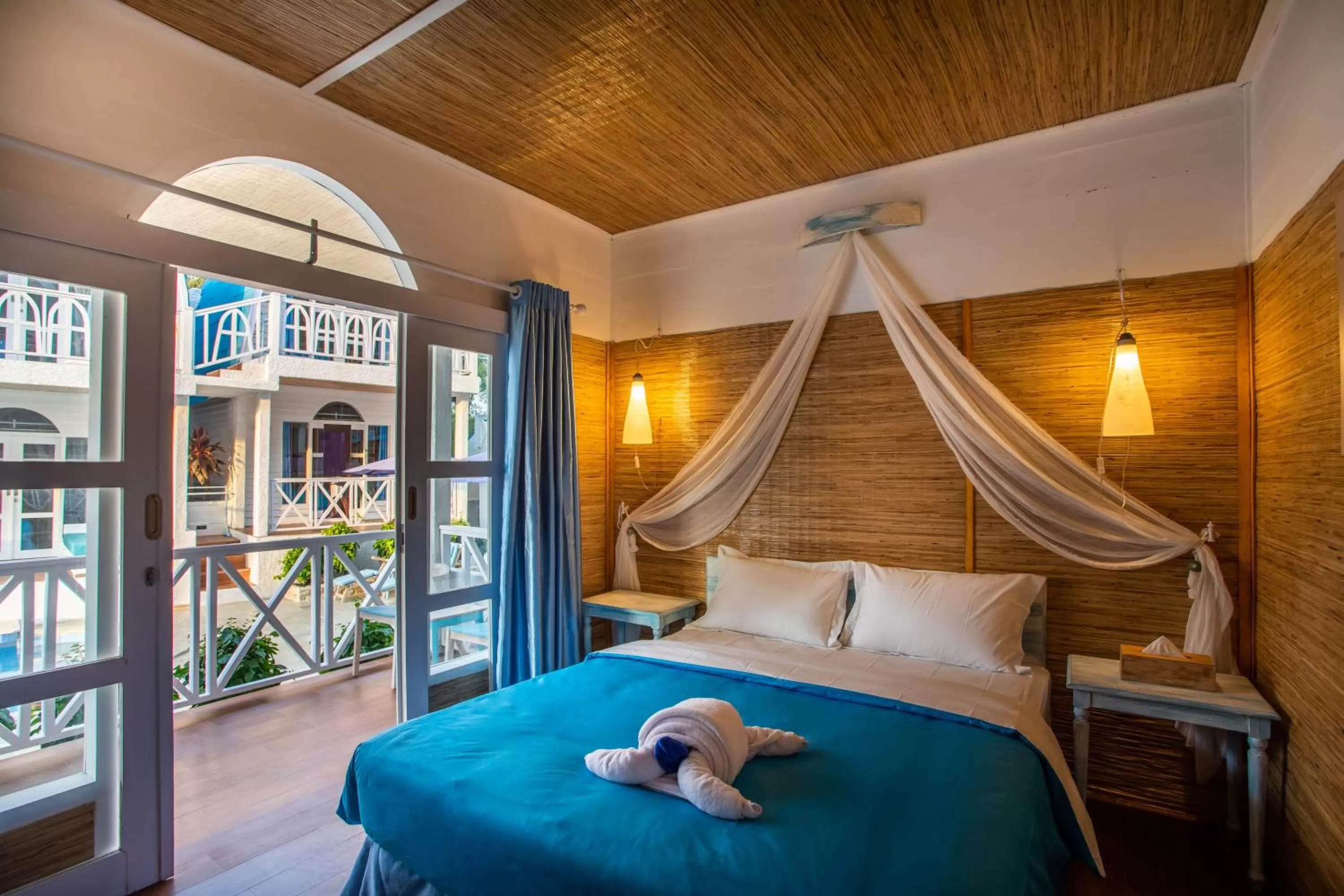 Bedroom, Bed in Santorini Beach Resort