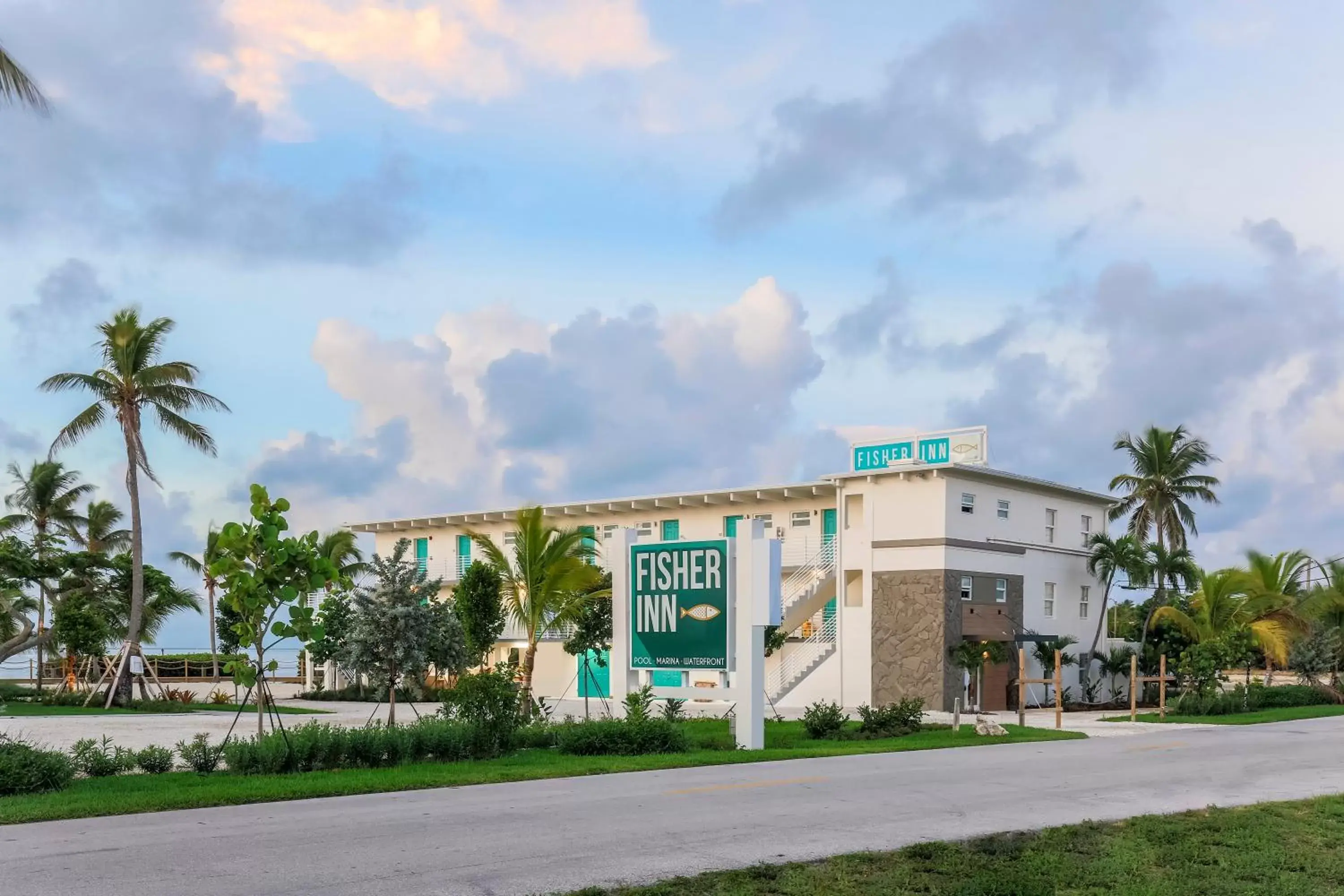 Facade/entrance, Property Building in Fisher Inn Resort & Marina