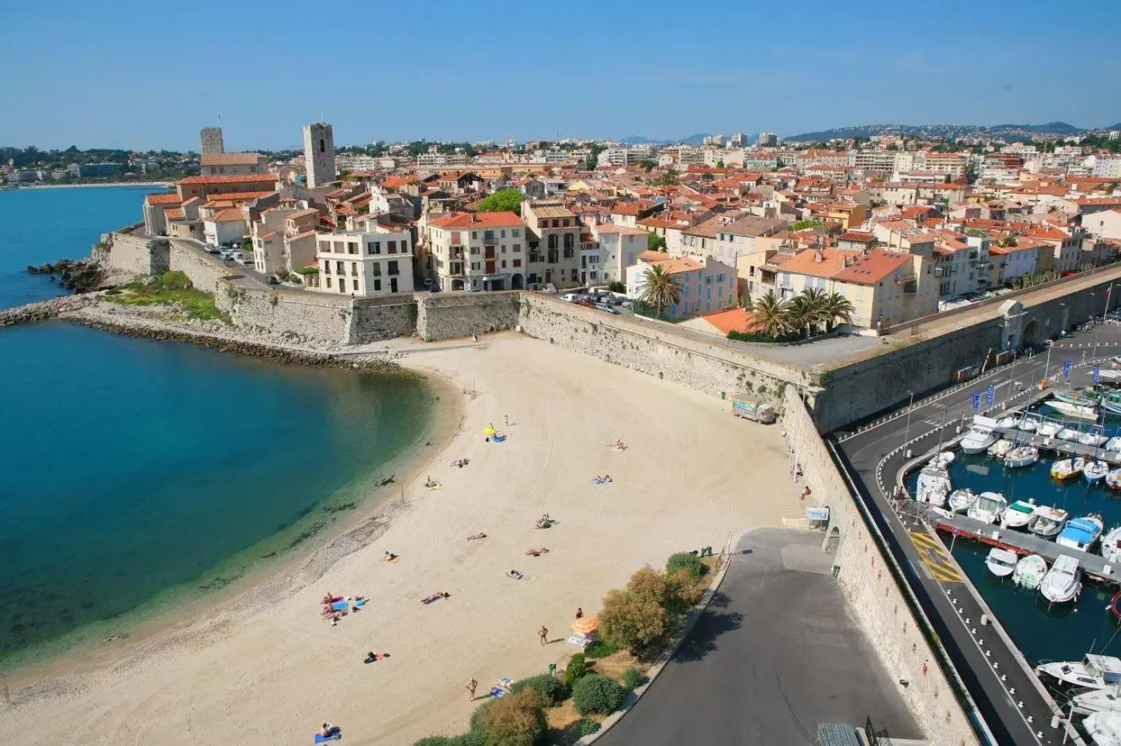 Restaurant/places to eat, Bird's-eye View in Hôtel de l'Étoile