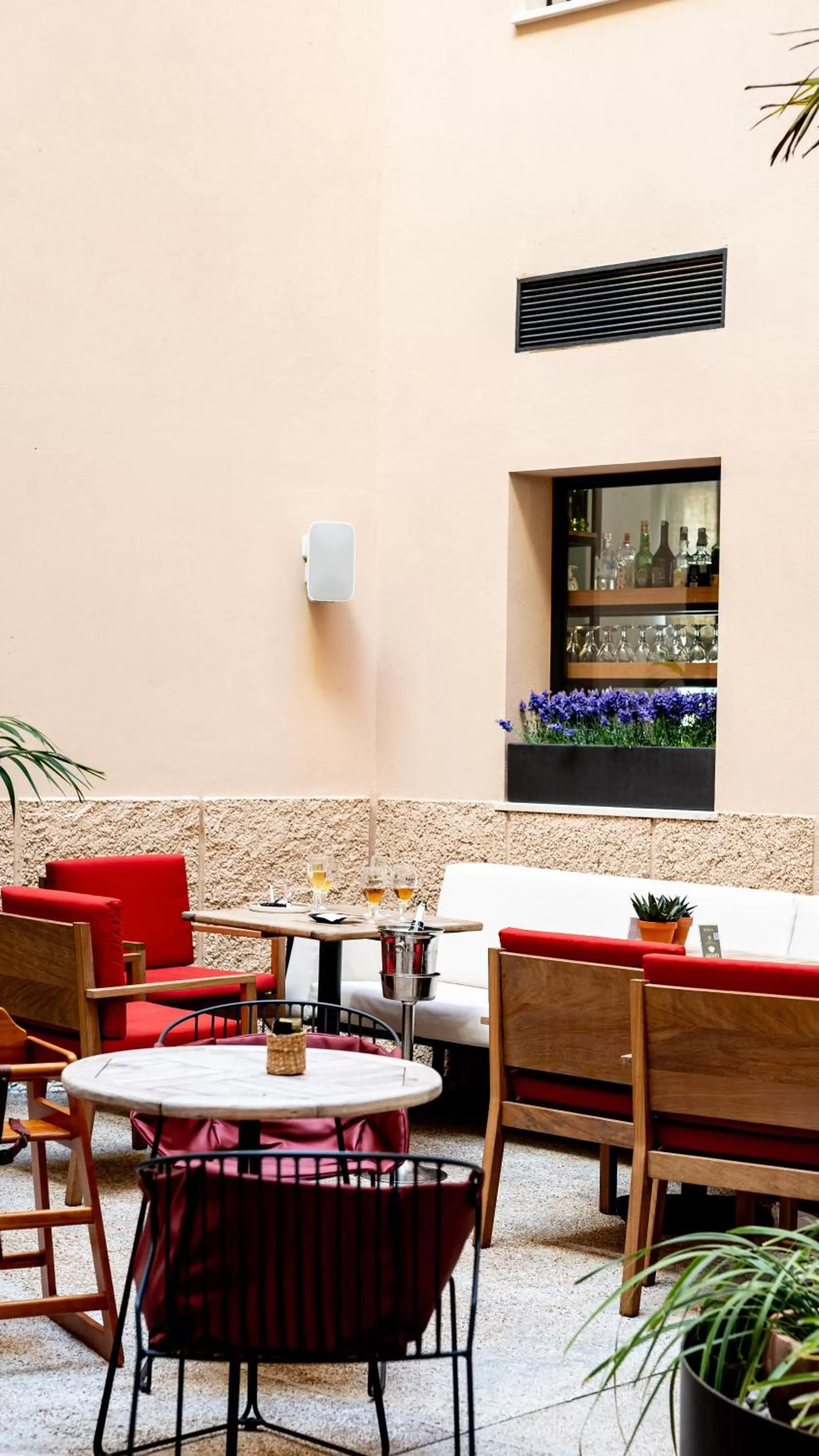 Restaurant/places to eat in Nou Baleares