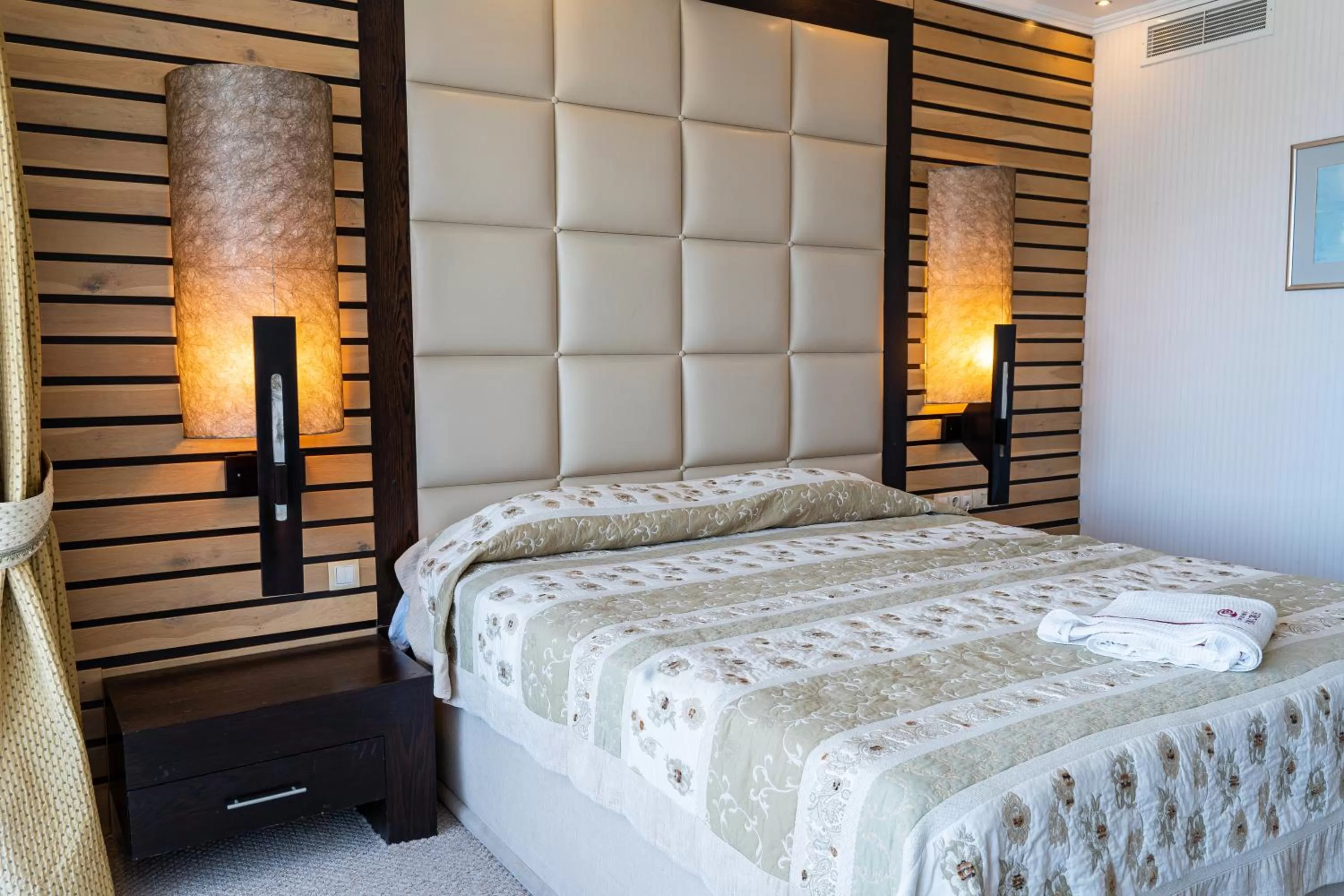 Bed in Grand Hotel Pomorie - Medical spa