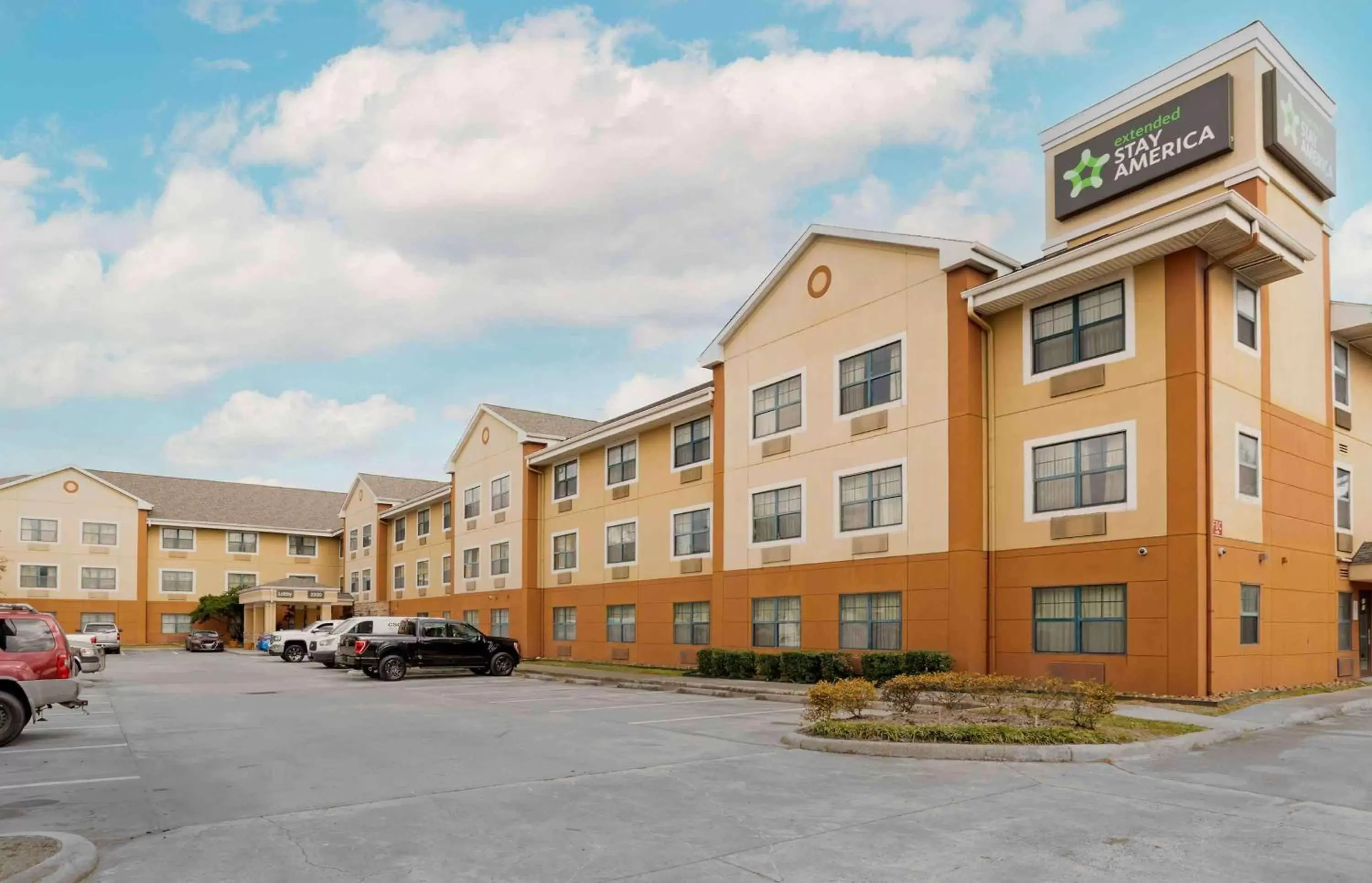 Property Building in Extended Stay America Suites - Houston - Med Ctr - Greenway Plaza