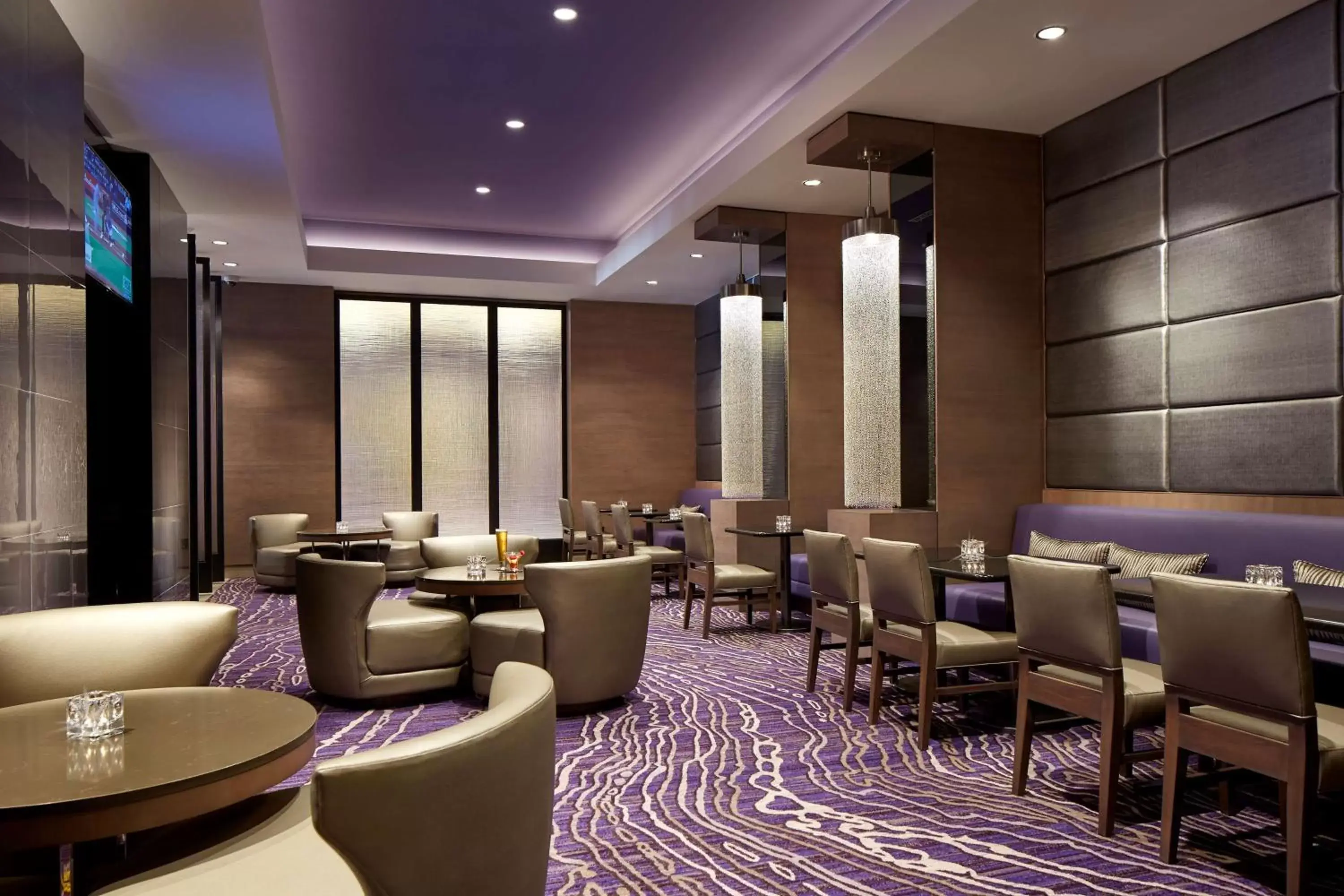 Lounge or bar, Lounge/Bar in Hilton Long Beach Hotel