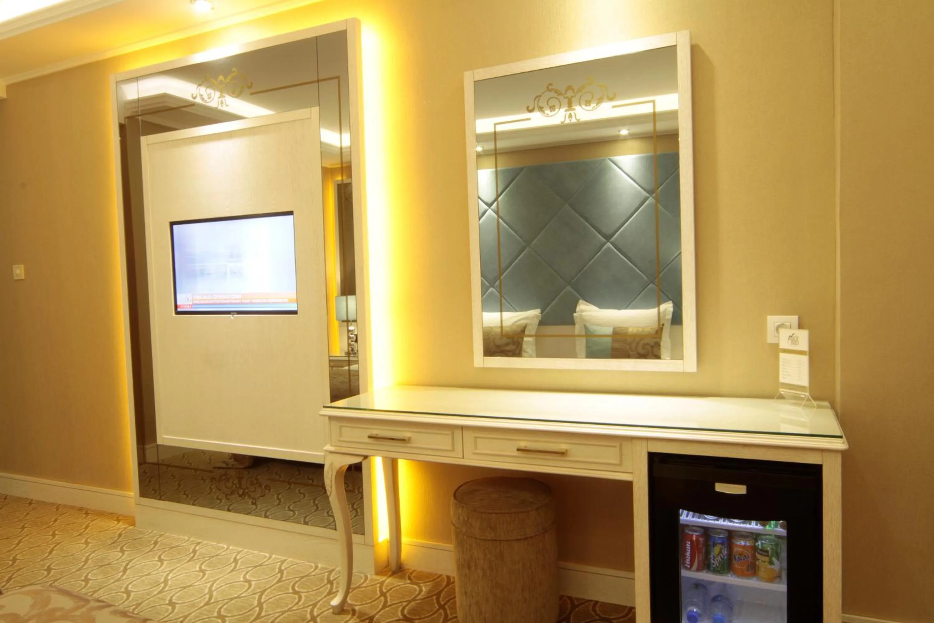 Photo of the whole room, Bathroom in Black Bird Hotel