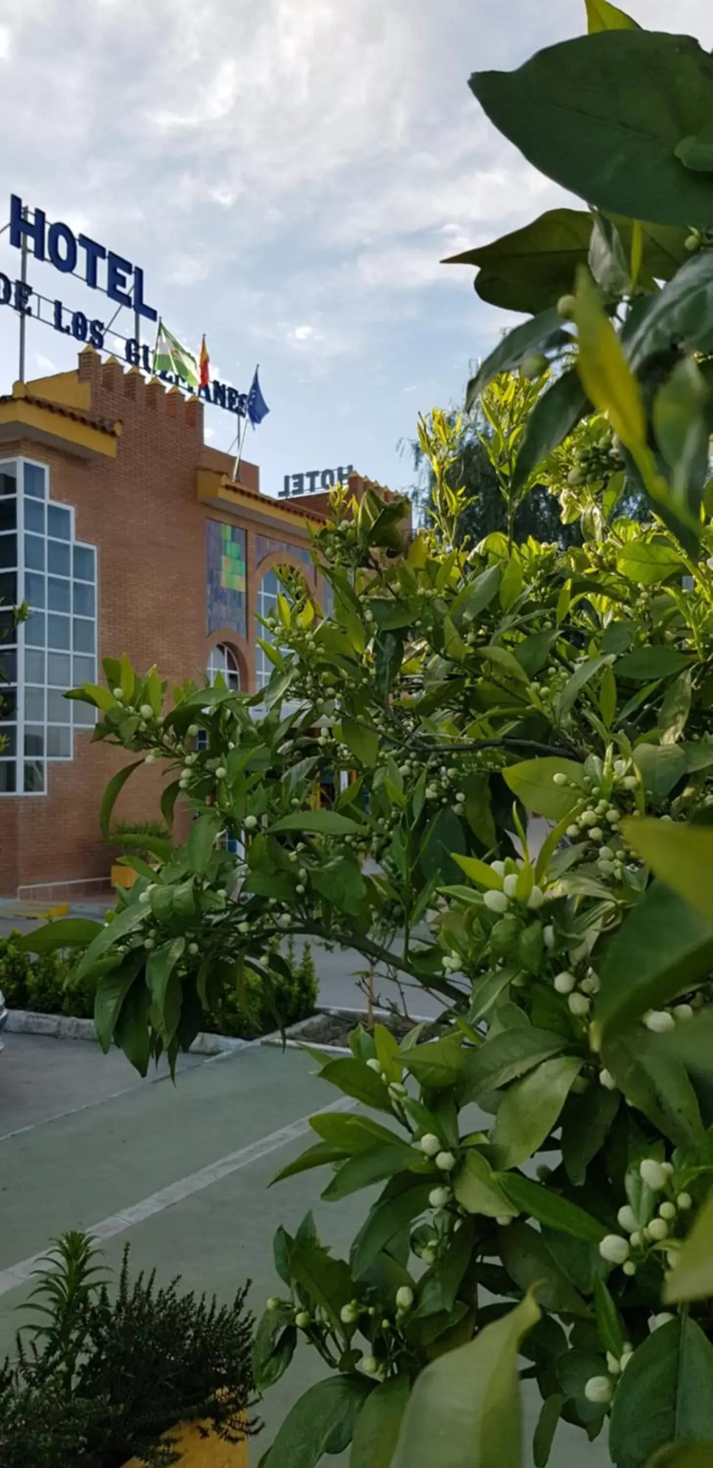 Facade/entrance, Property Building in Hotel Torre De Los Guzmanes