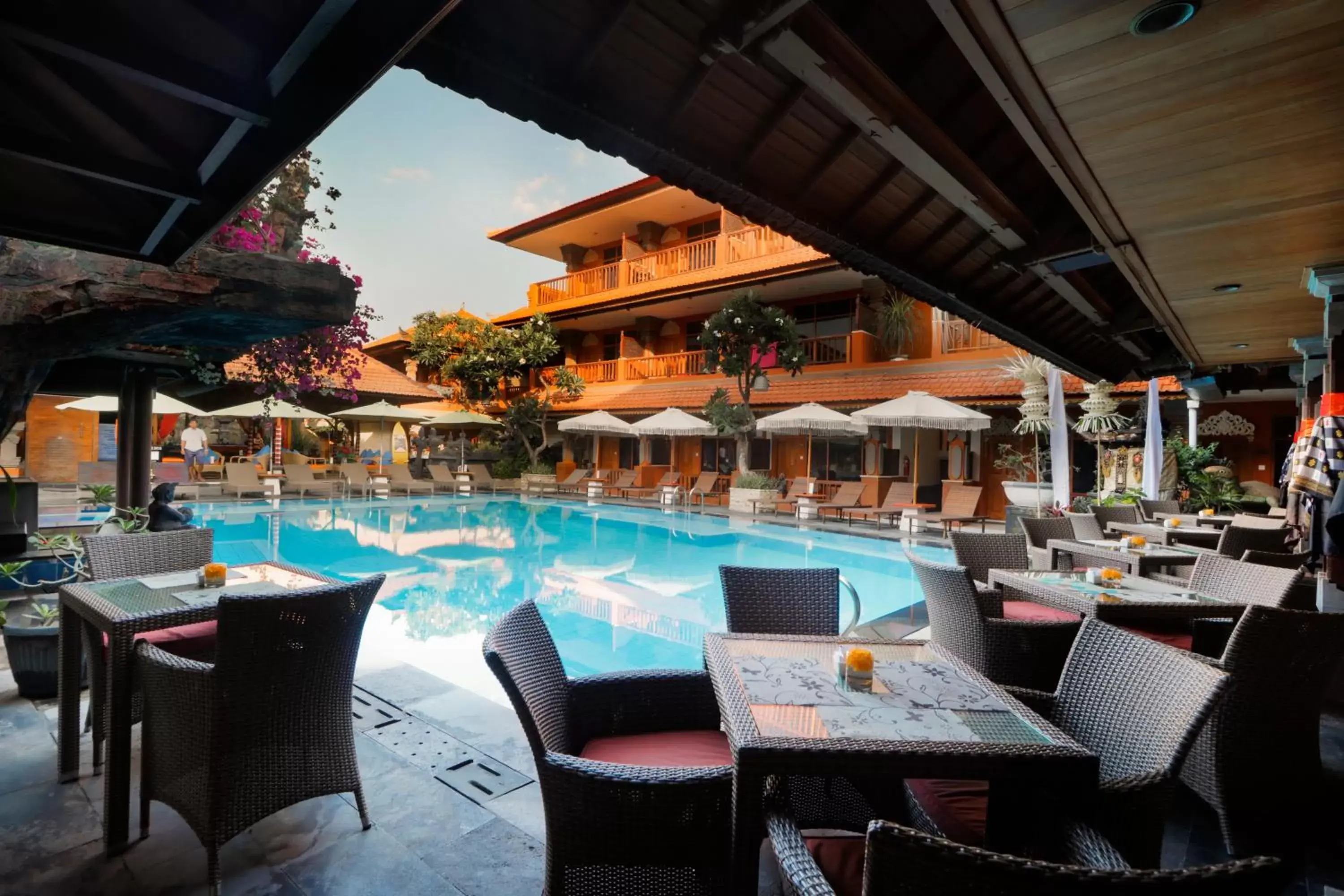 Restaurant/places to eat, Swimming Pool in Wina Holiday Villa Kuta Bali