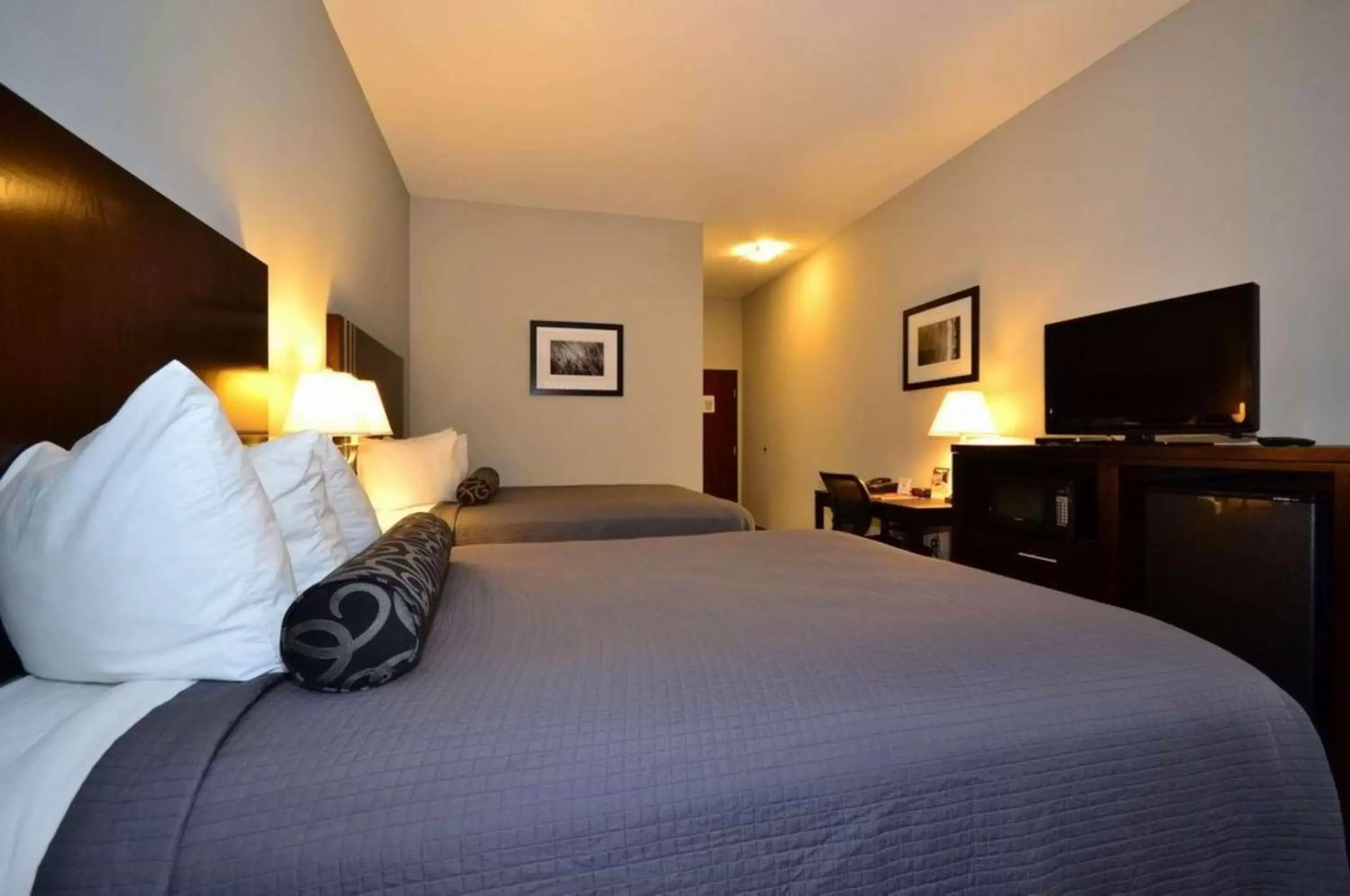 Photo of the whole room, Bed in Best Western Abbeville Inn and Suites