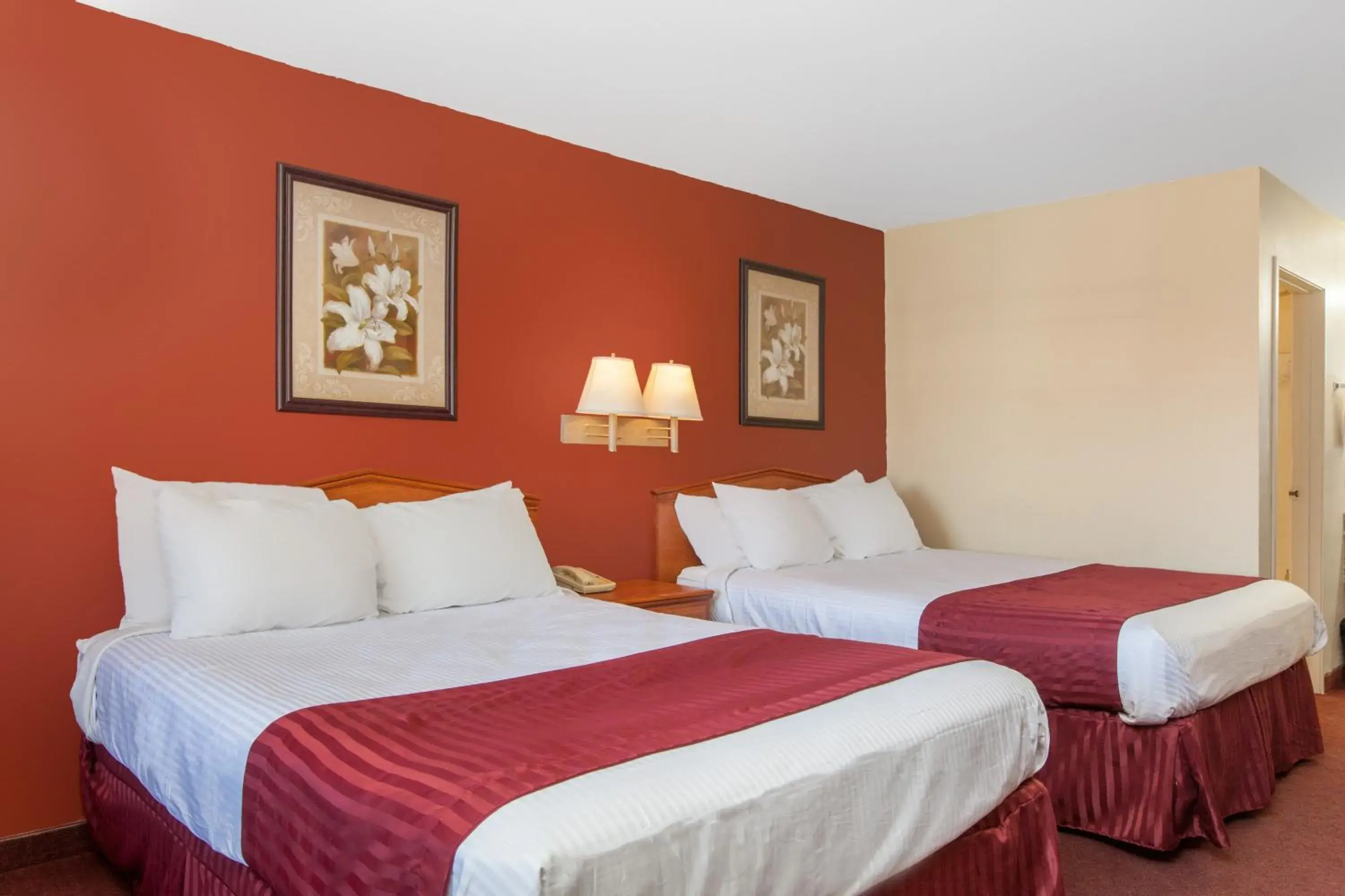 Bedroom, Bed in America's Best Value Inn & Suites Bakersfield Central