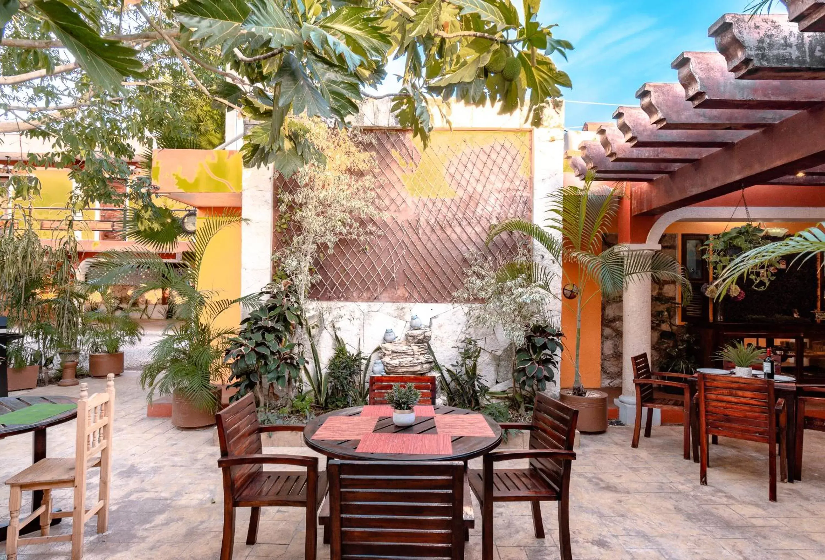 Patio, Restaurant/Places to Eat in El Zaguán Colonial by GuruHotel