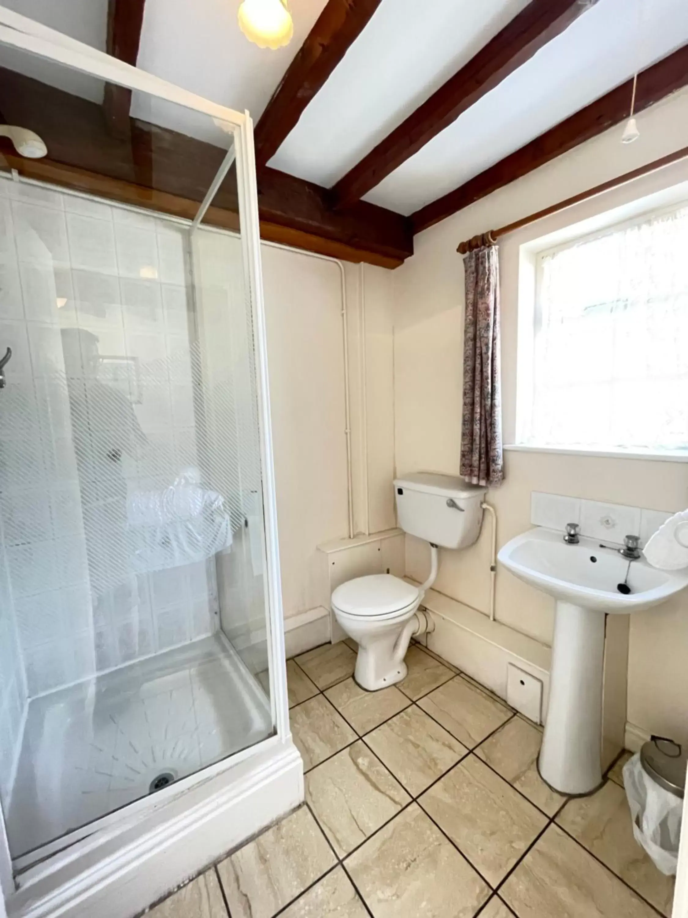 Bathroom in Halfway House Inn & Cottages