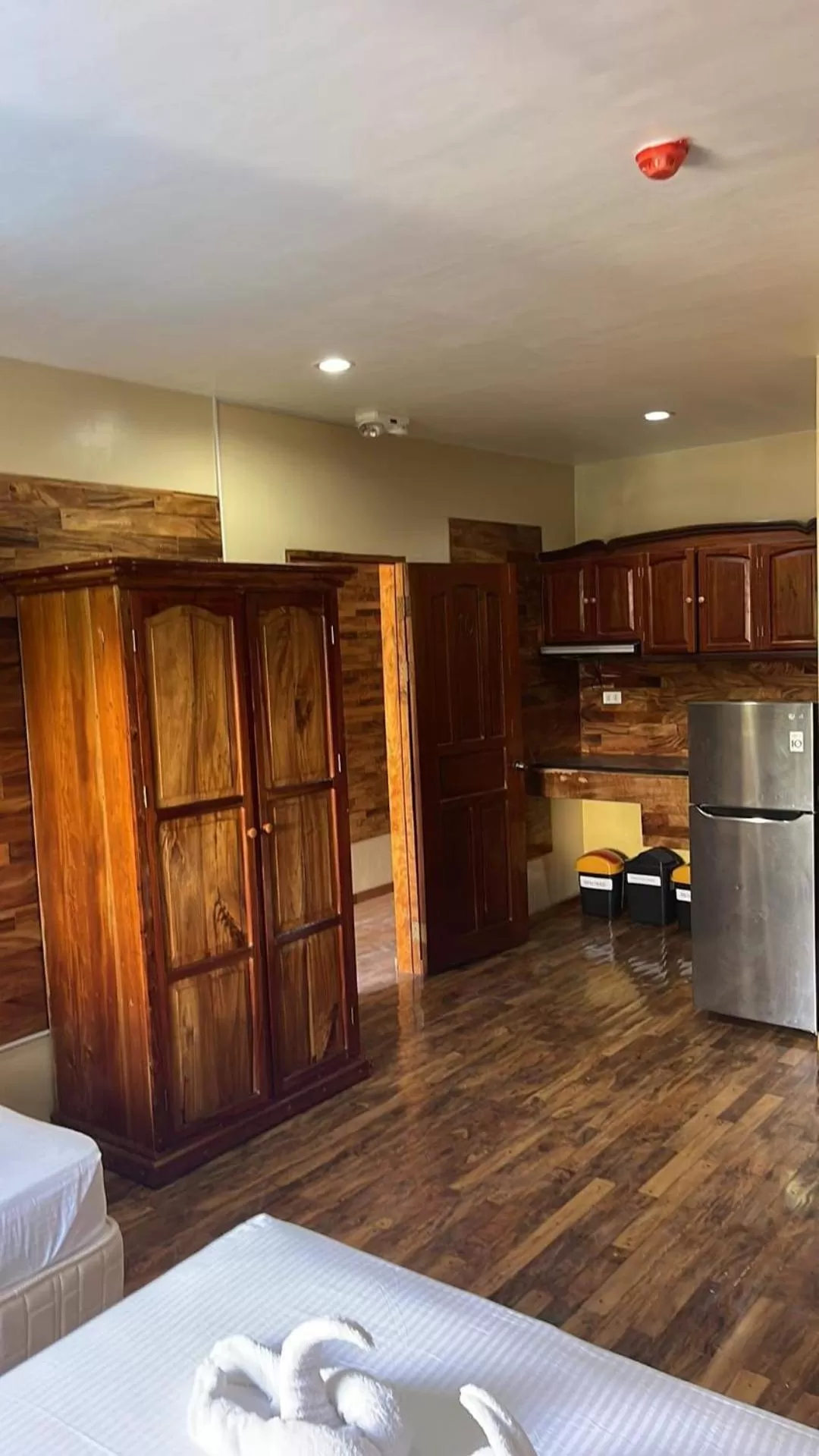 wardrobe in Mabini Hotel