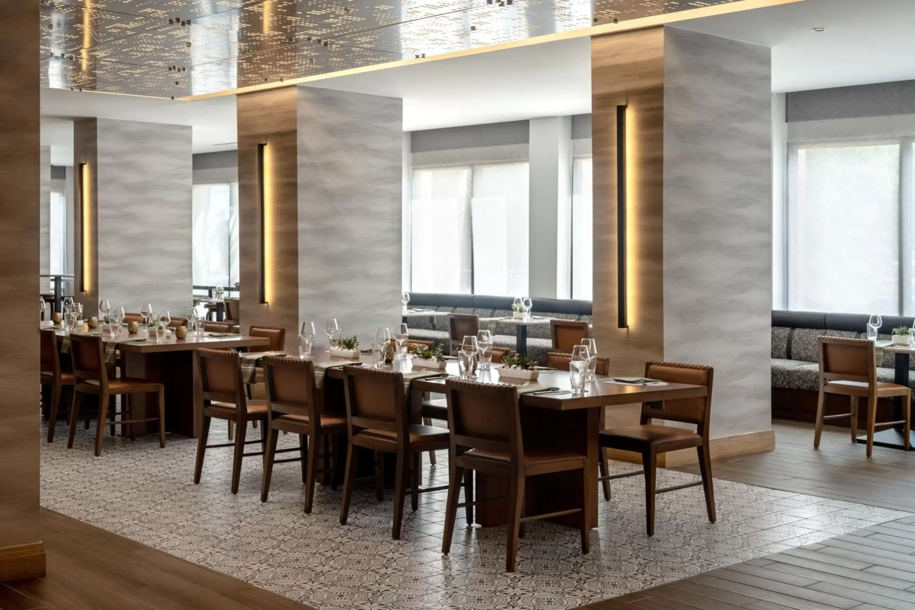 Restaurant/Places to Eat in Austin Marriott South