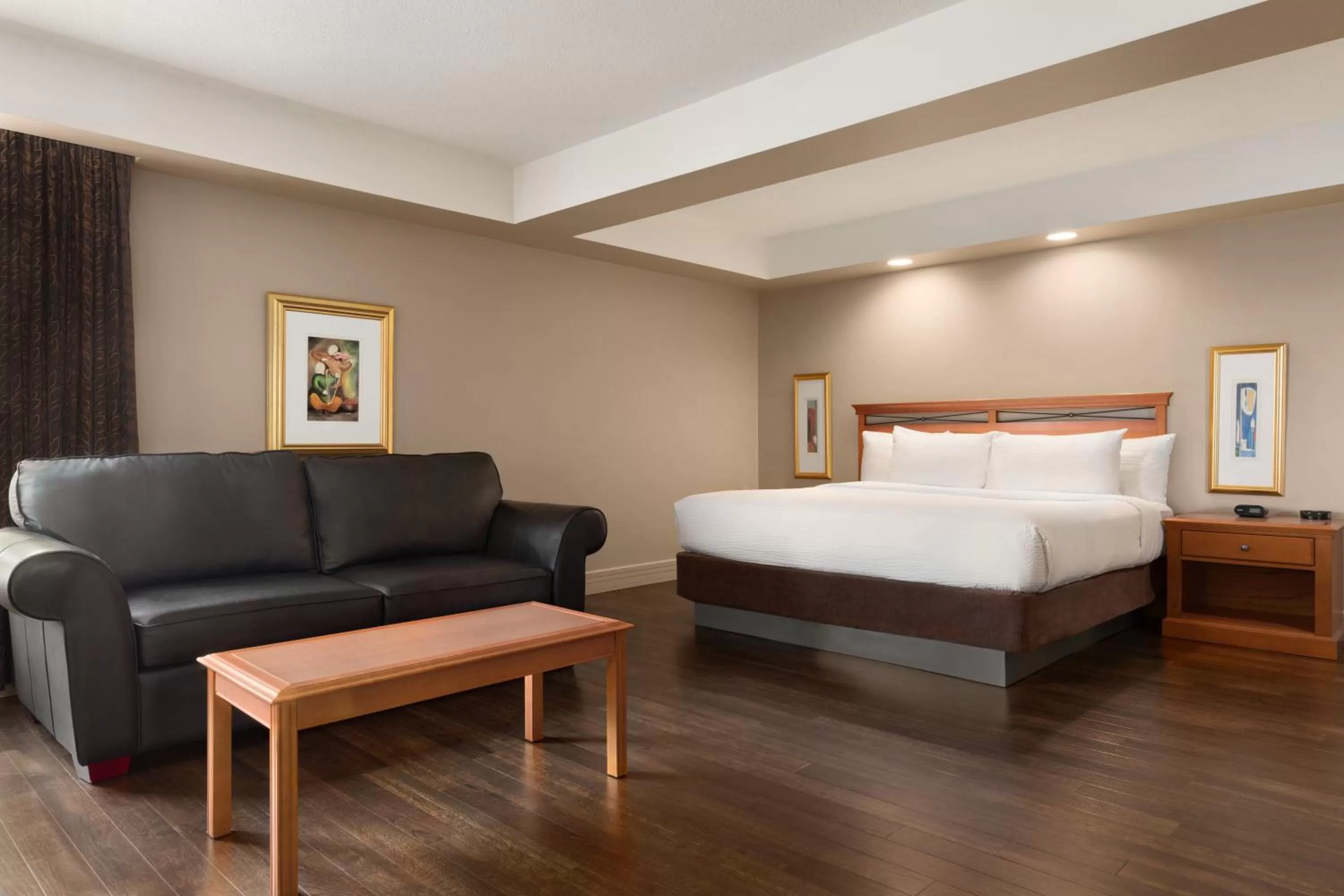 Photo of the whole room, Bed in Royal Hotel Calgary, Trademark Collection by Wyndham
