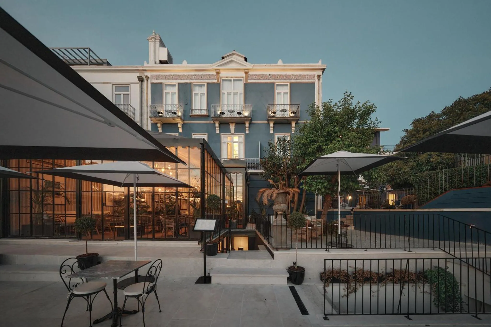 Restaurant/places to eat in Torel Palace Lisbon