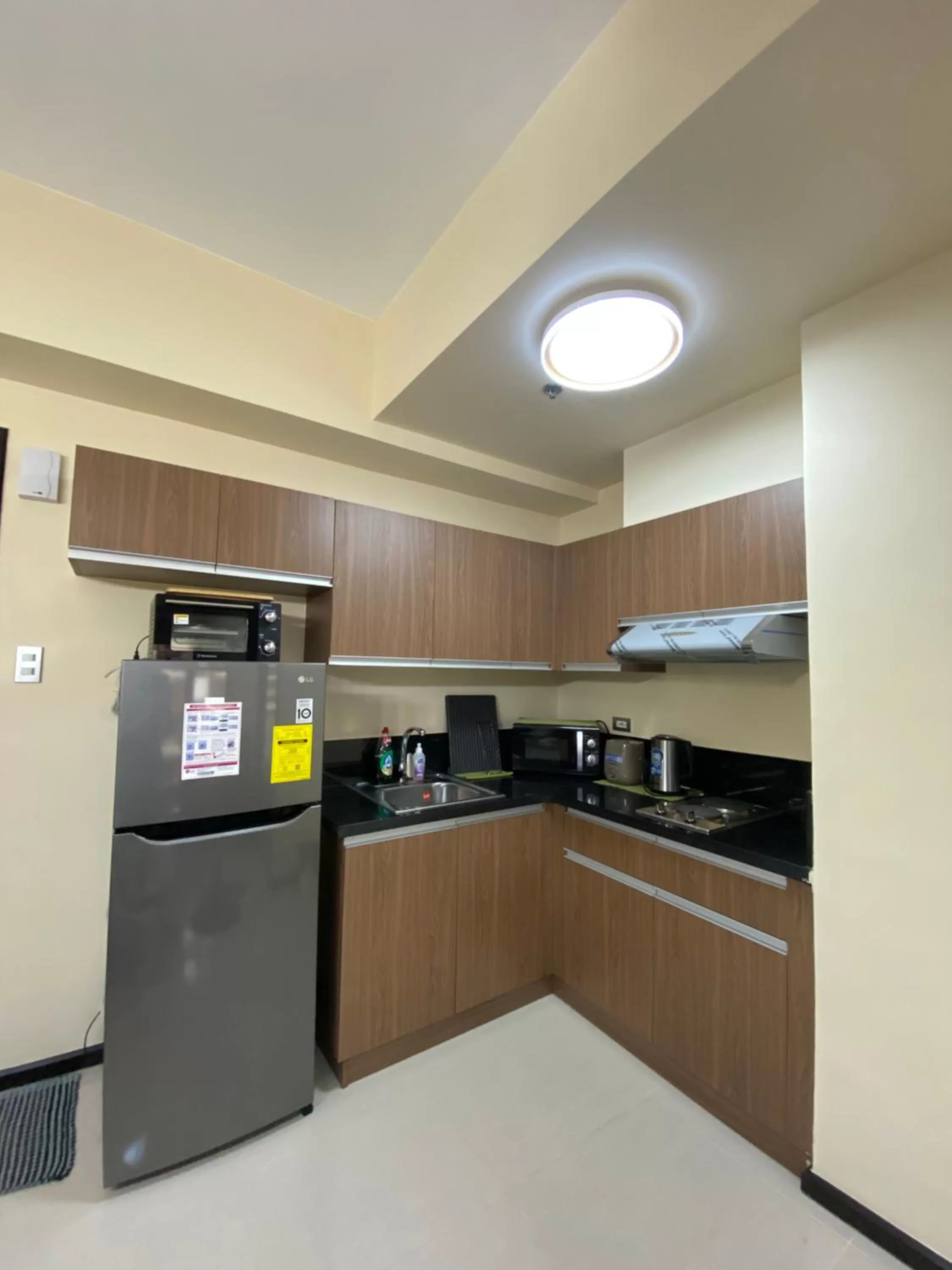 Kitchen/Kitchenette in Le 10 The Radiance Manila Bay
