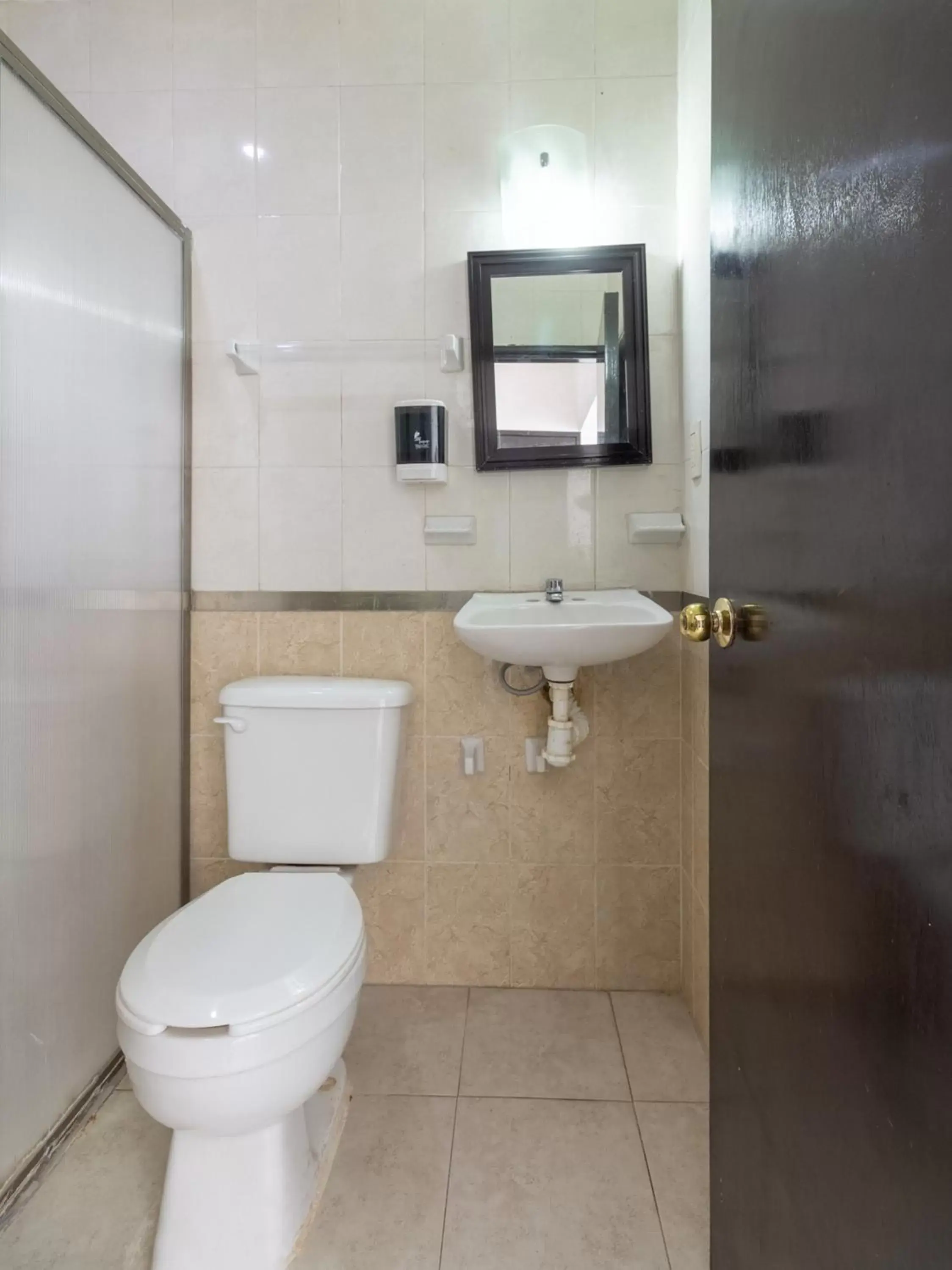 Bathroom in OYO Hotel Puesta del Sol, Santa Ana, Campeche