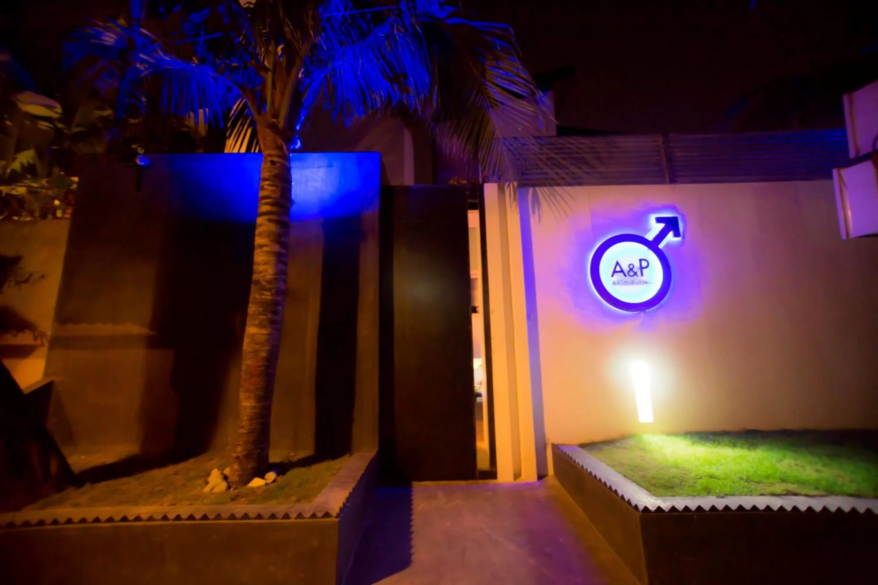 Bird's eye view in Arthur & Paul (Men Only Hotel)