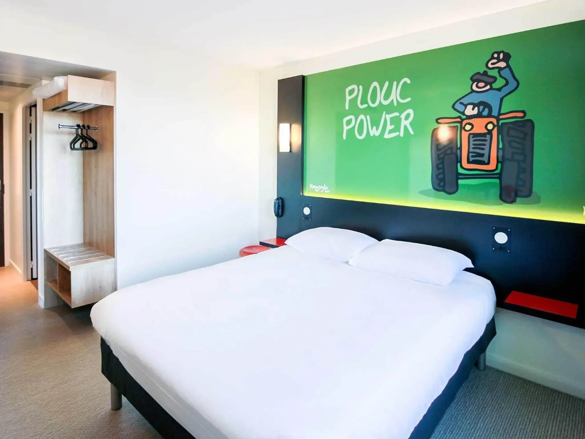 Photo of the whole room, Bed in ibis Styles Flers