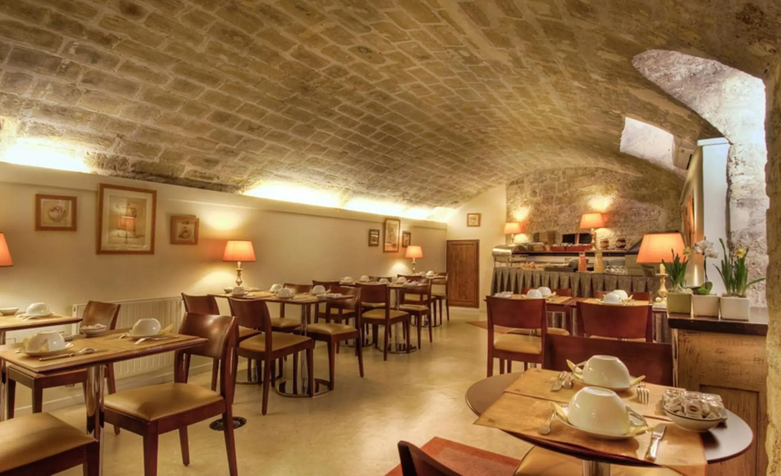 Restaurant/Places to Eat in Hotel France Albion