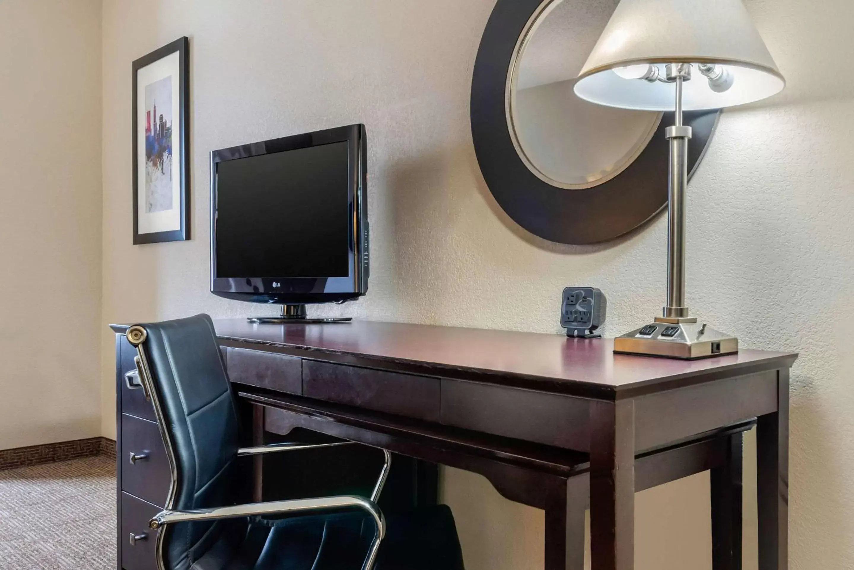 Photo of the whole room, TV/Entertainment Center in Comfort Suites Lafayette University Area