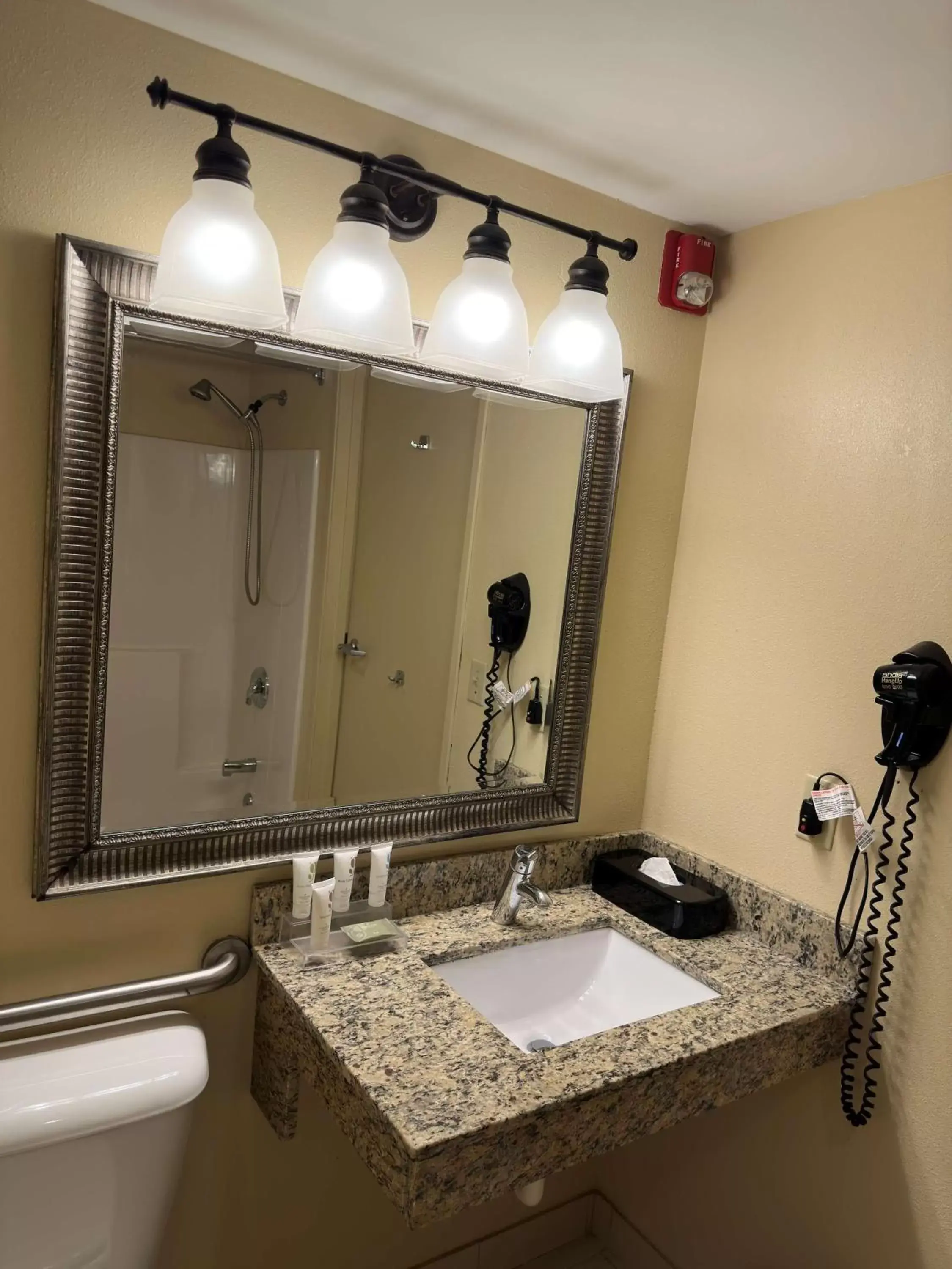 Bathroom in Country Inn & Suites by Radisson, Macedonia, OH