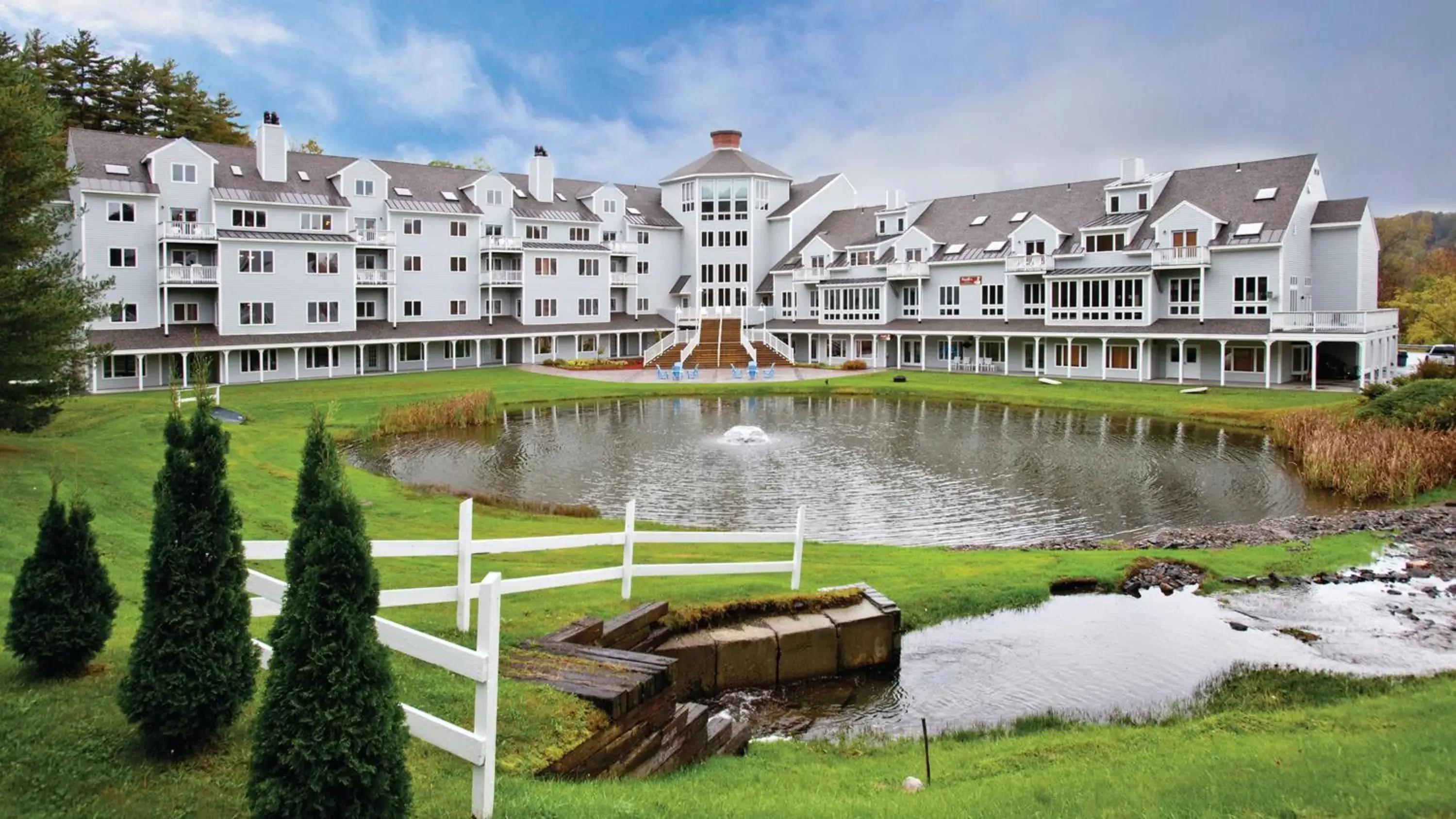 Property building in Holiday Inn Club Vacations Mount Ascutney Resort, an IHG Hotel