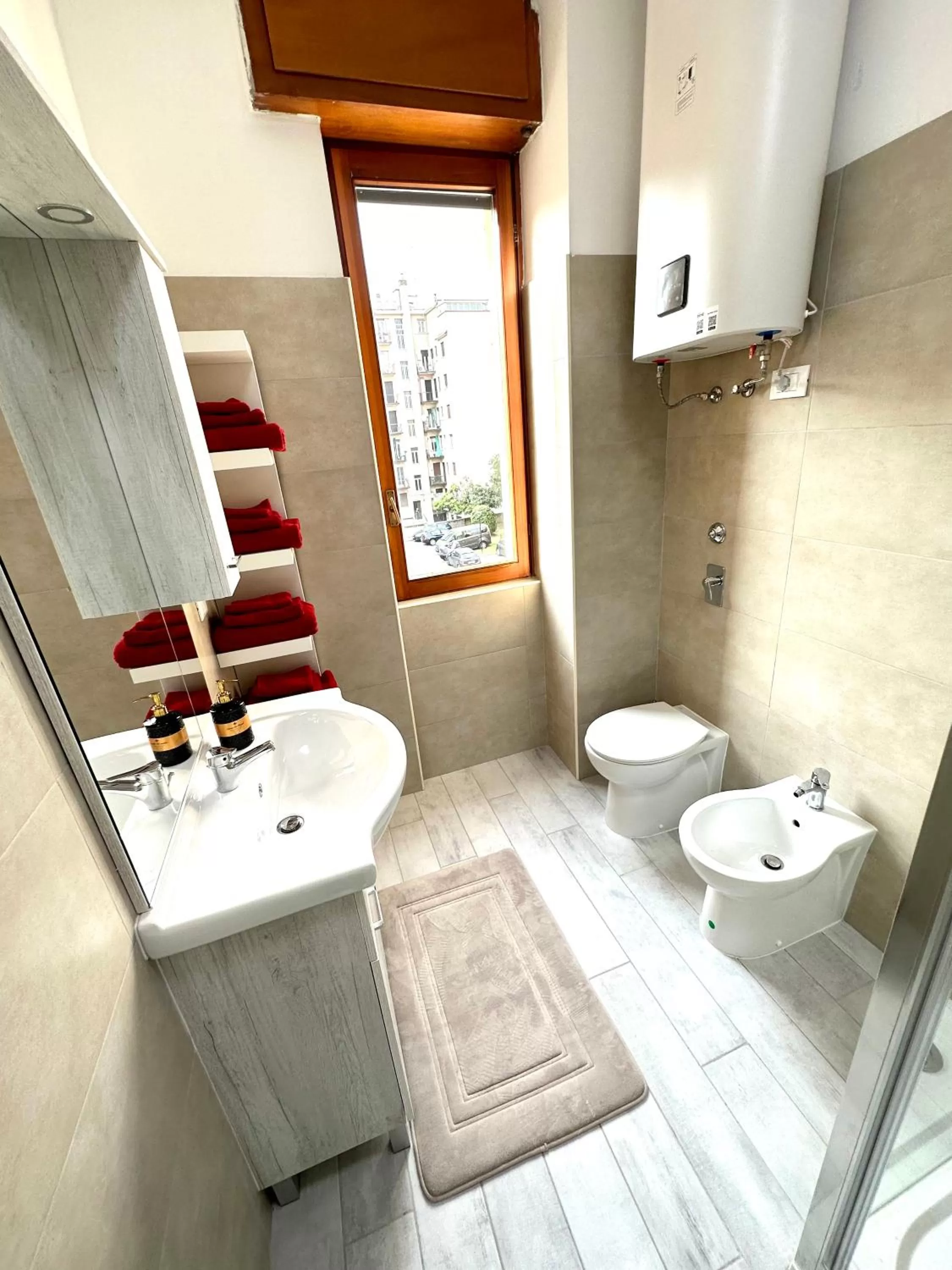 Bathroom in Marghespace zona stazione centrale stanza in nuovo appartamento 4 posti letto