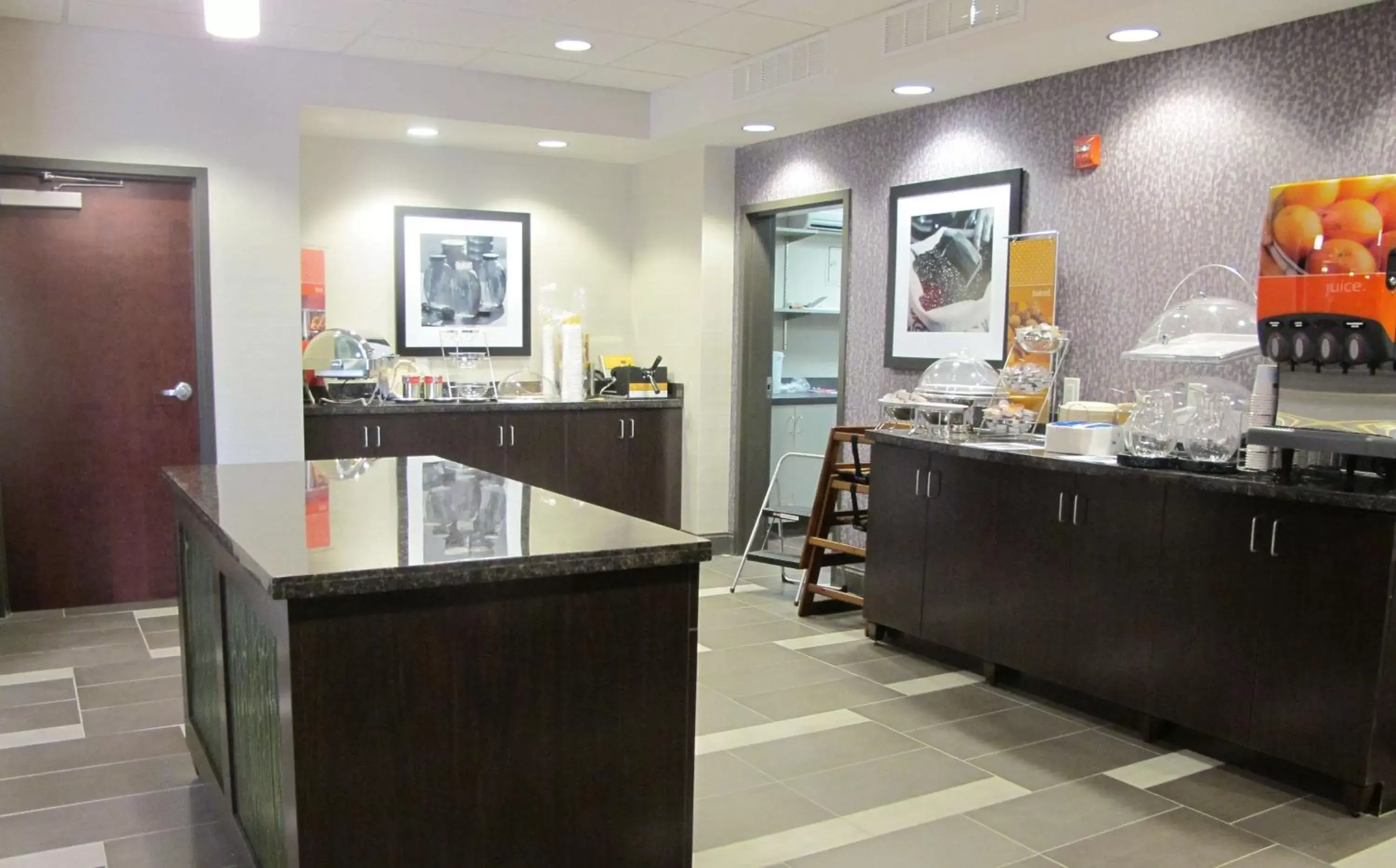 Dining area, Lobby/Reception in Hampton Inn Leesville