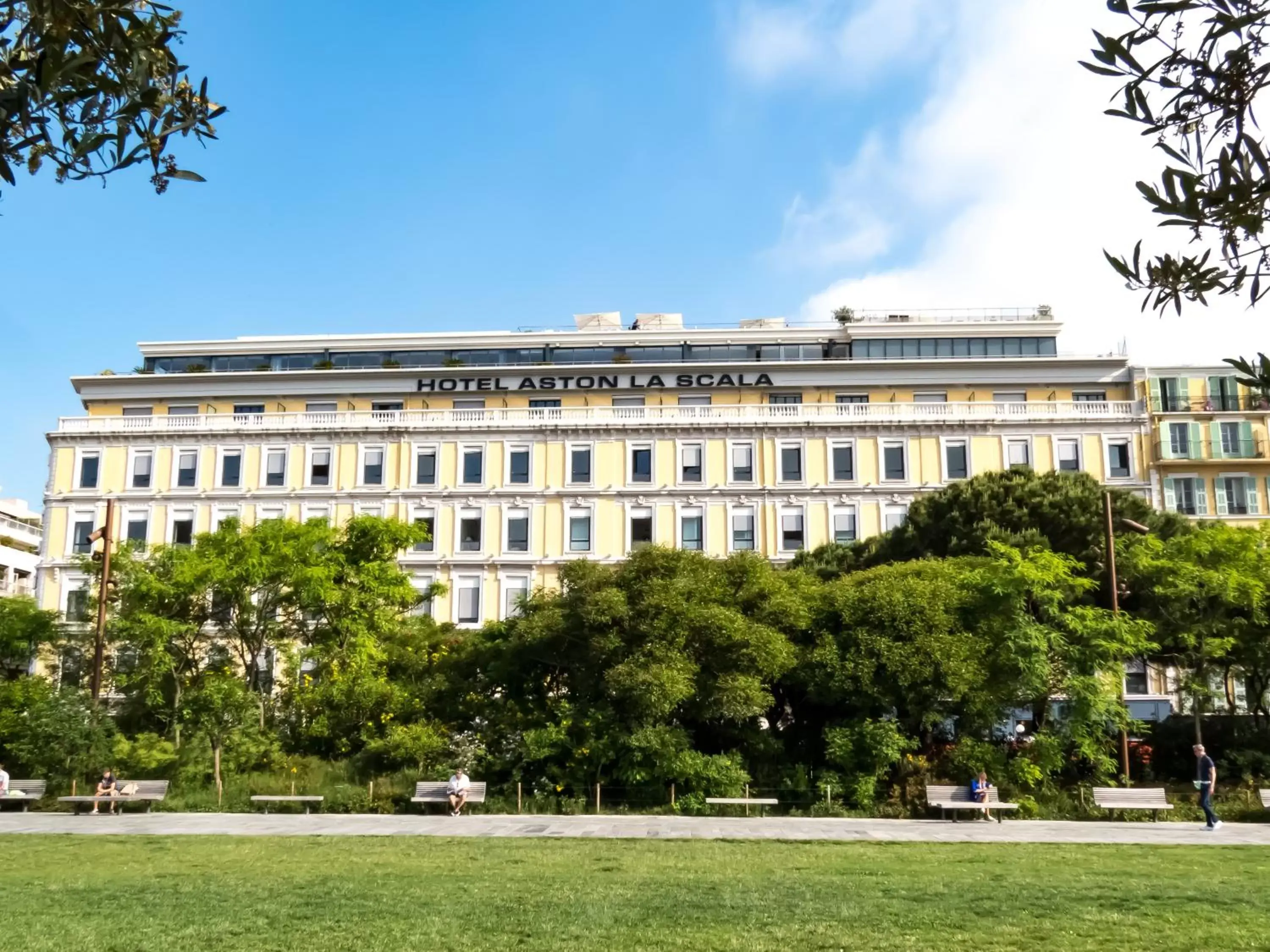 Facade/entrance, Property Building in Hotel Aston La Scala