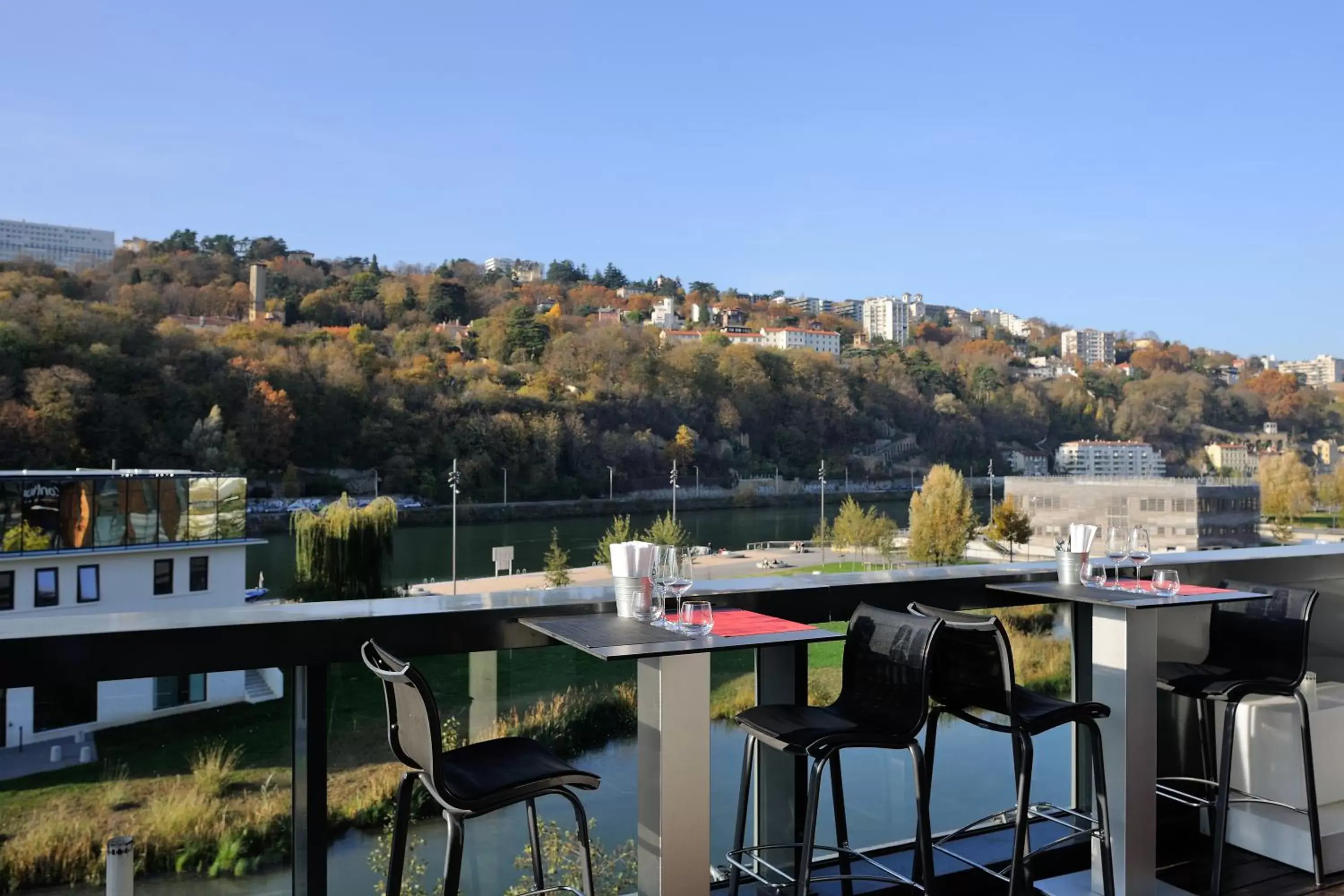 Restaurant/places to eat in Novotel Lyon Confluence