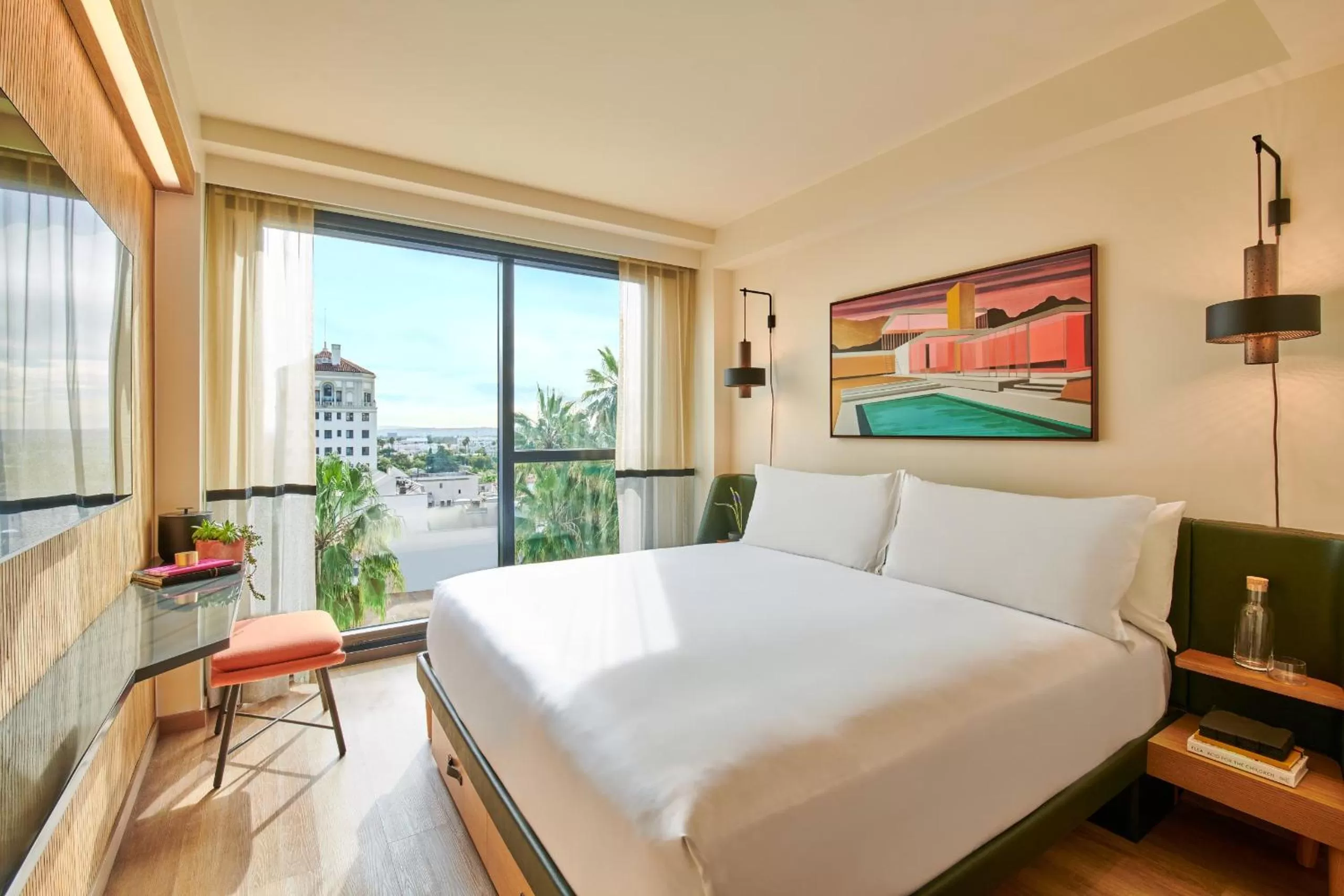 King Room with City View in HOLLYWOOD VOLUME, a Tribute Portfolio Hotel