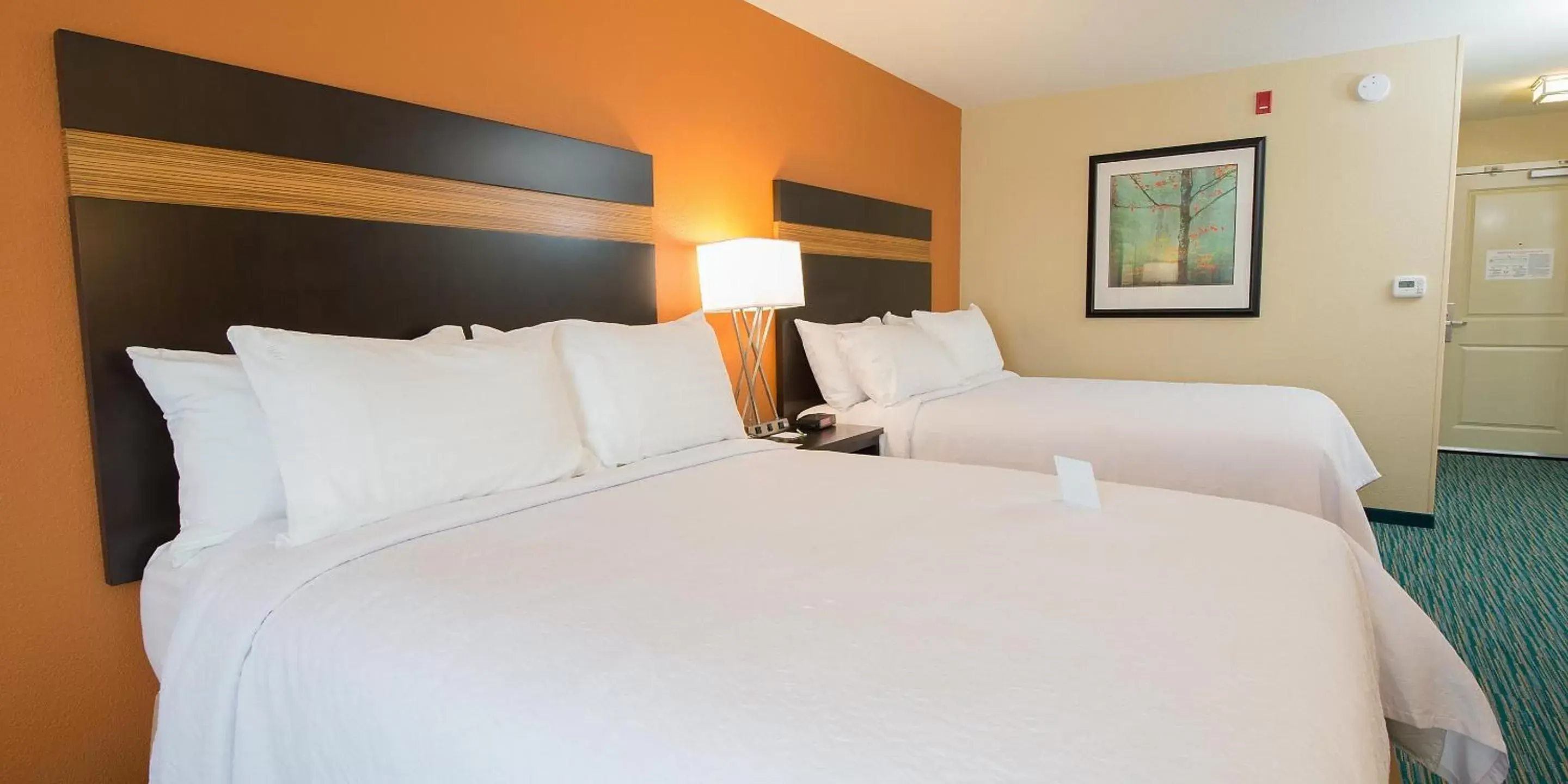 Guests, Bed in Holiday Inn Bismarck, an IHG Hotel