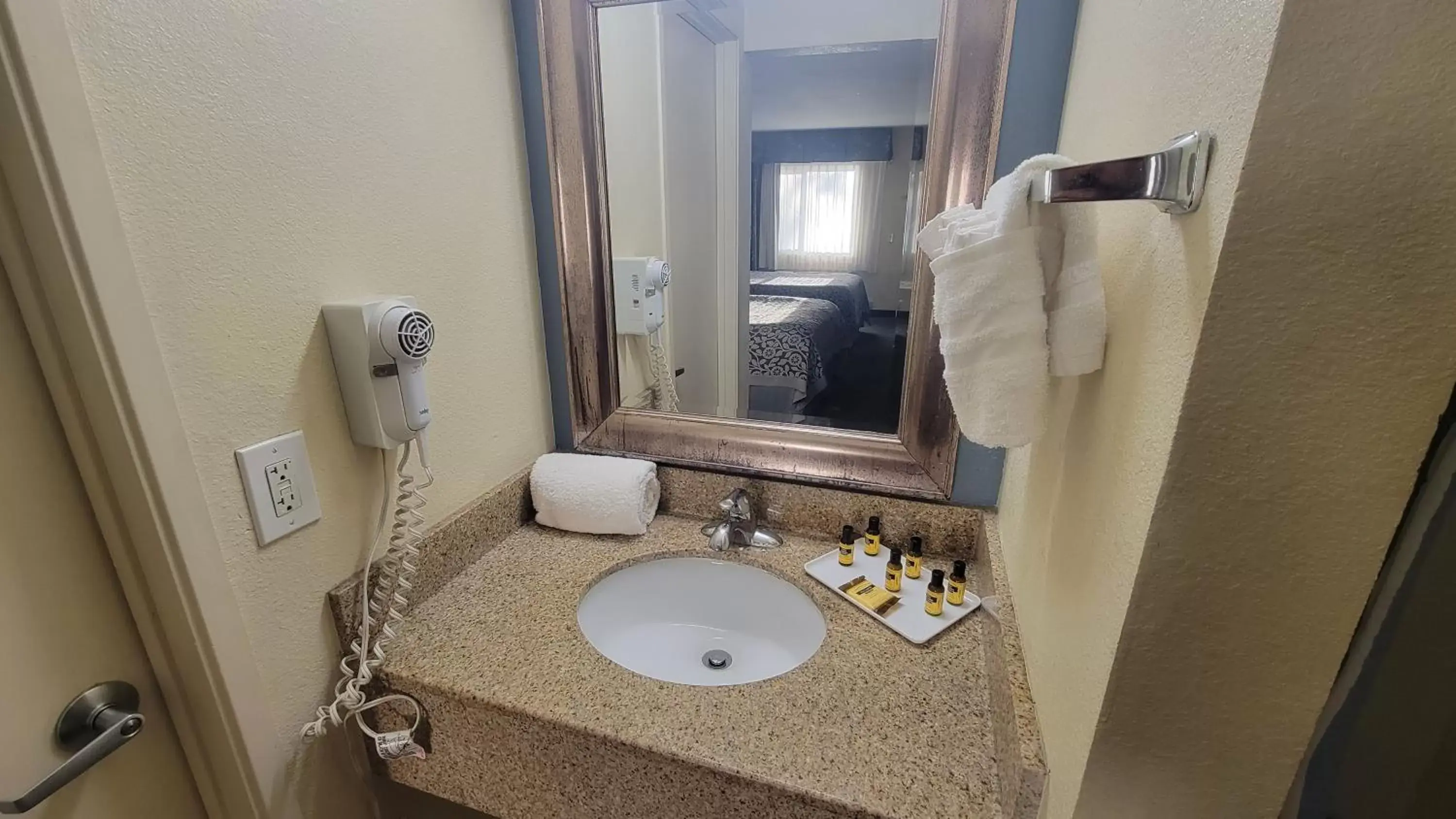 Bathroom in SureStay Hotel by Best Western Chula Vista San Diego Bay