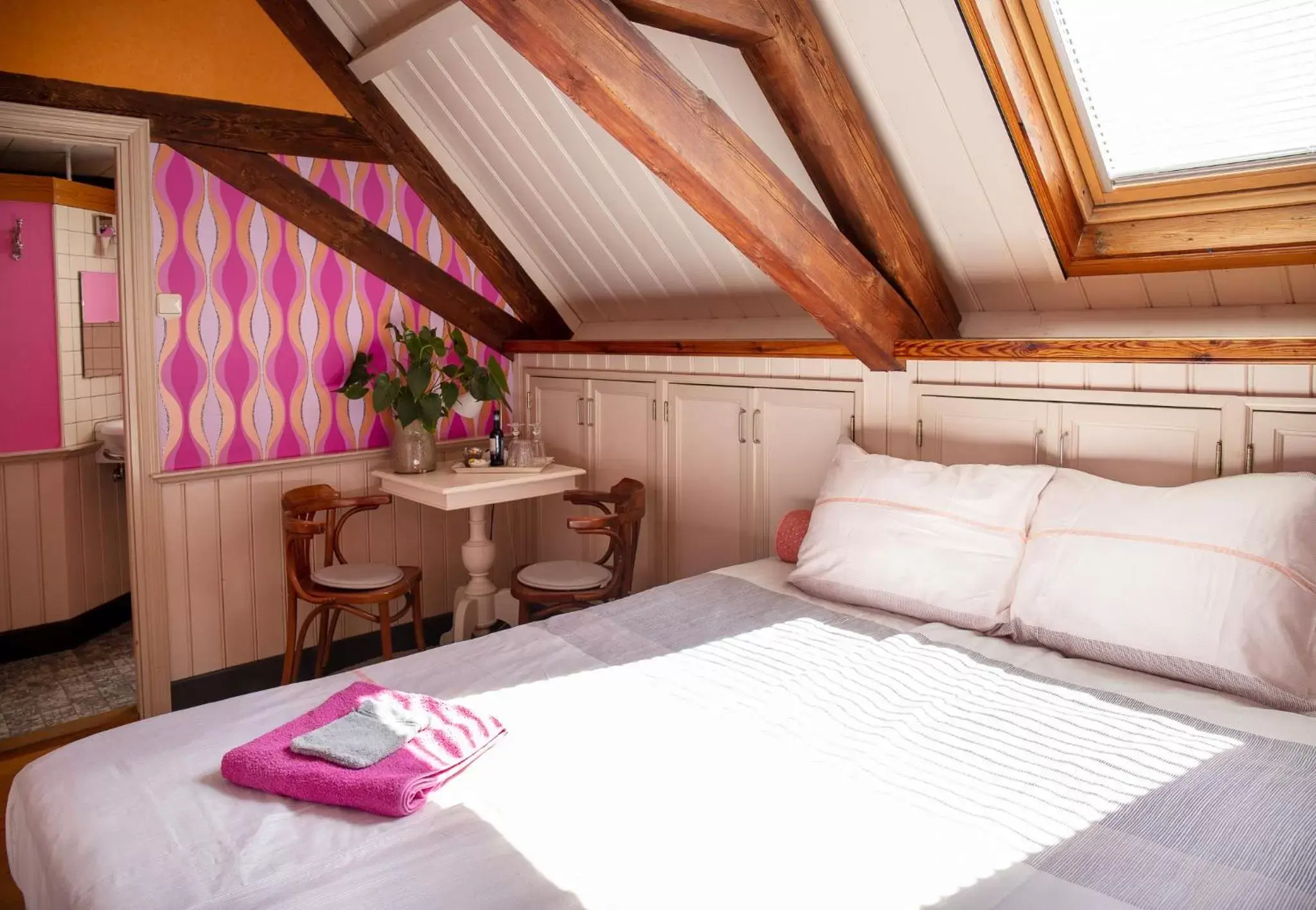 Bathroom, Bed in Boerenhofstede de Overhorn