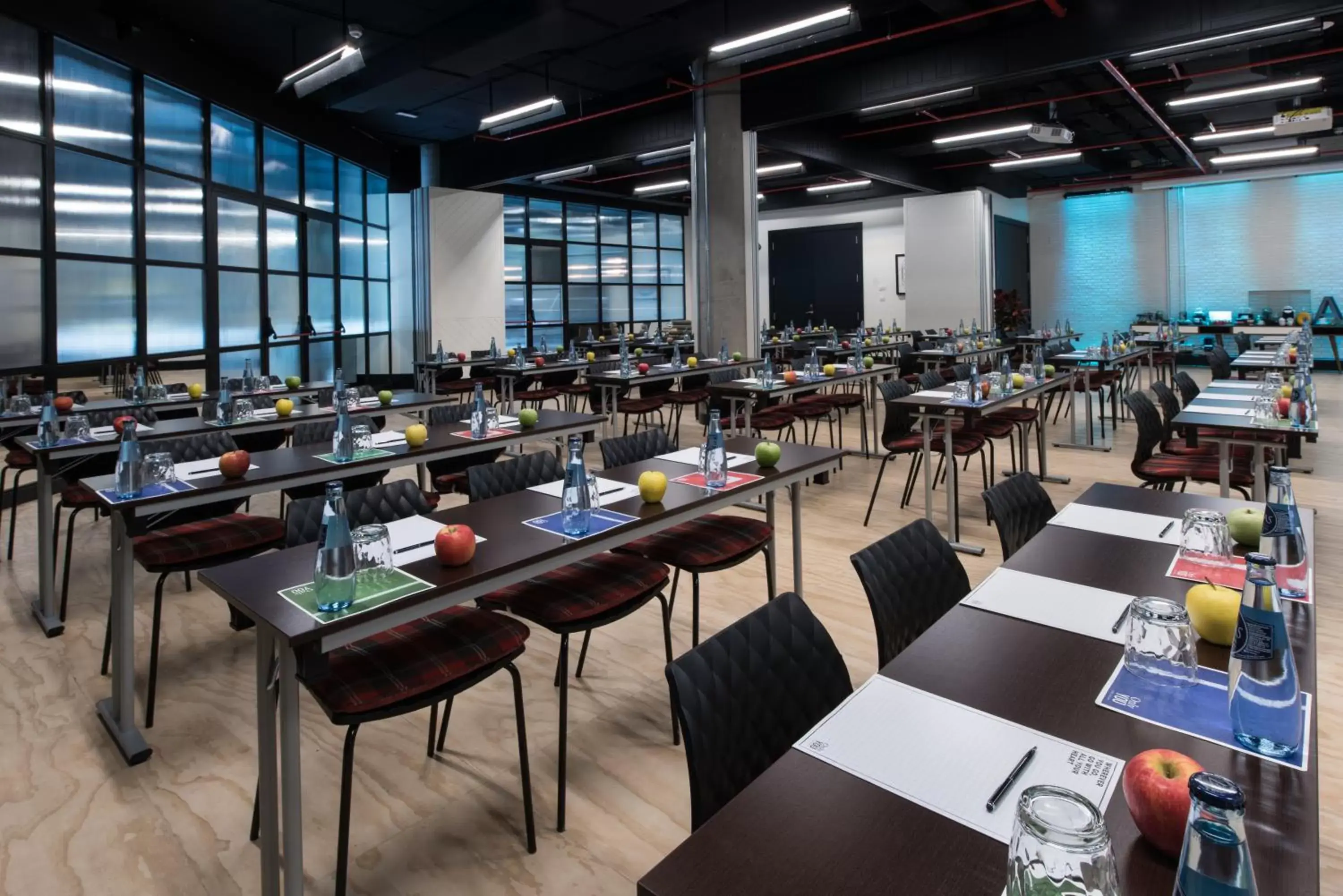 Meeting/conference room, Restaurant/Places to Eat in Only YOU Hotel Atocha