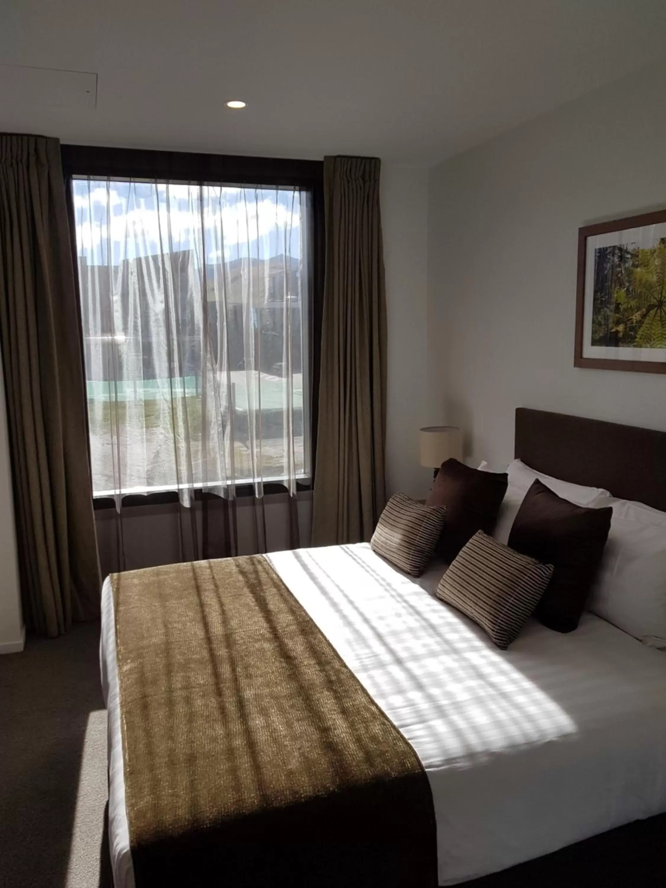 Bedroom, Bed in Wyndham Garden Queenstown