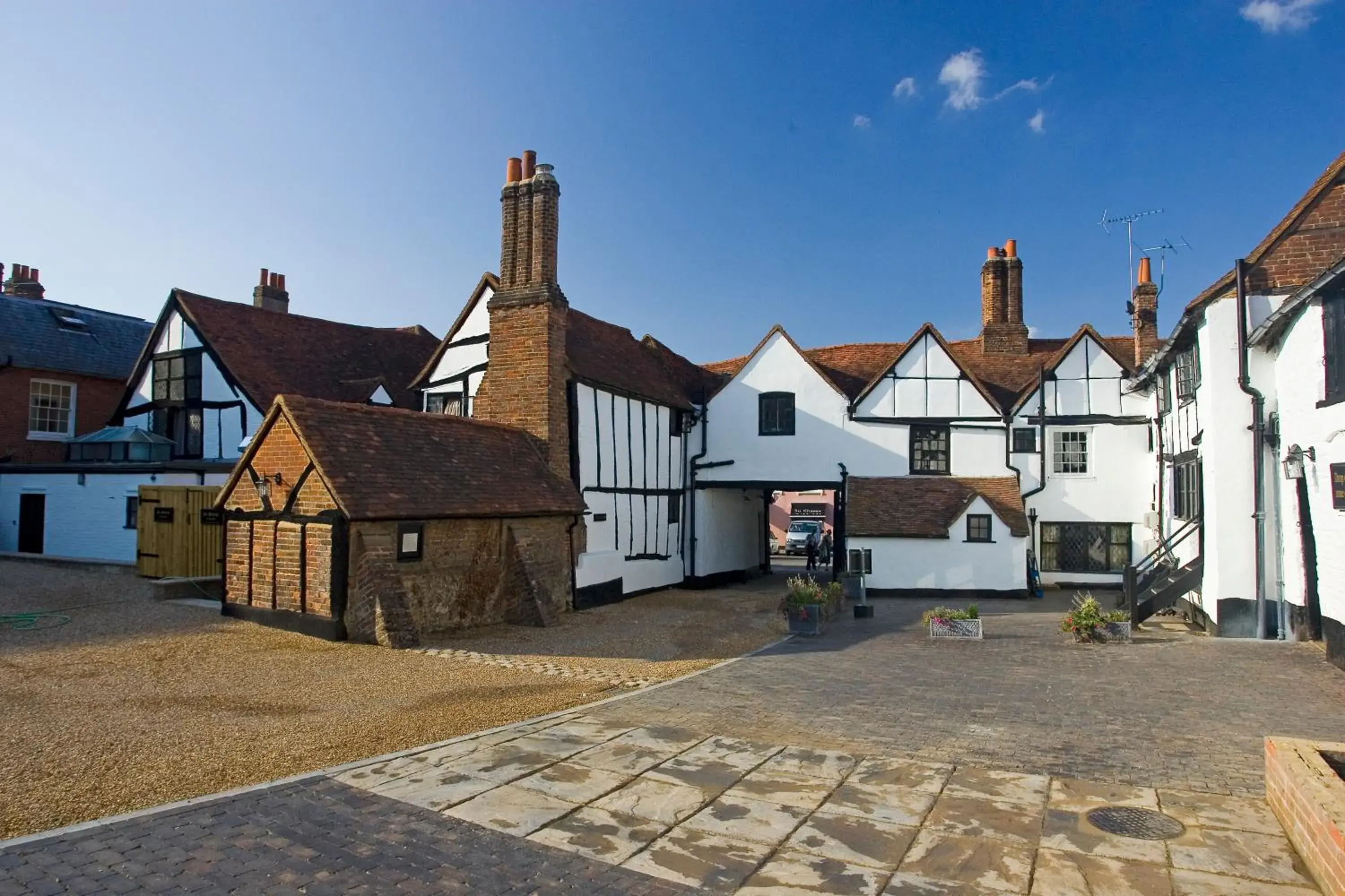 Facade/entrance, Property Building in Kings Arms Hotel