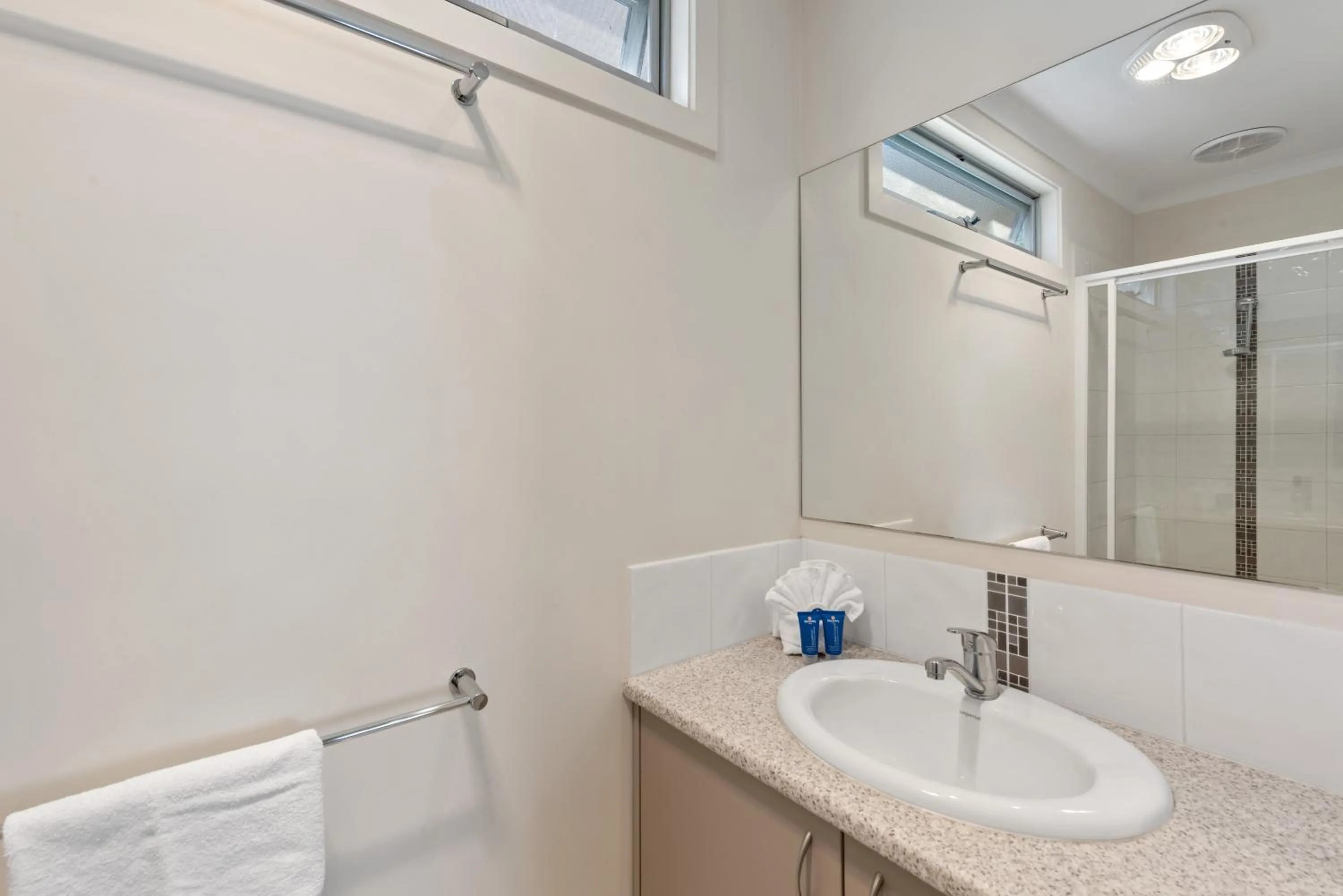 Bathroom in Discovery Parks - Maidens Inn Moama